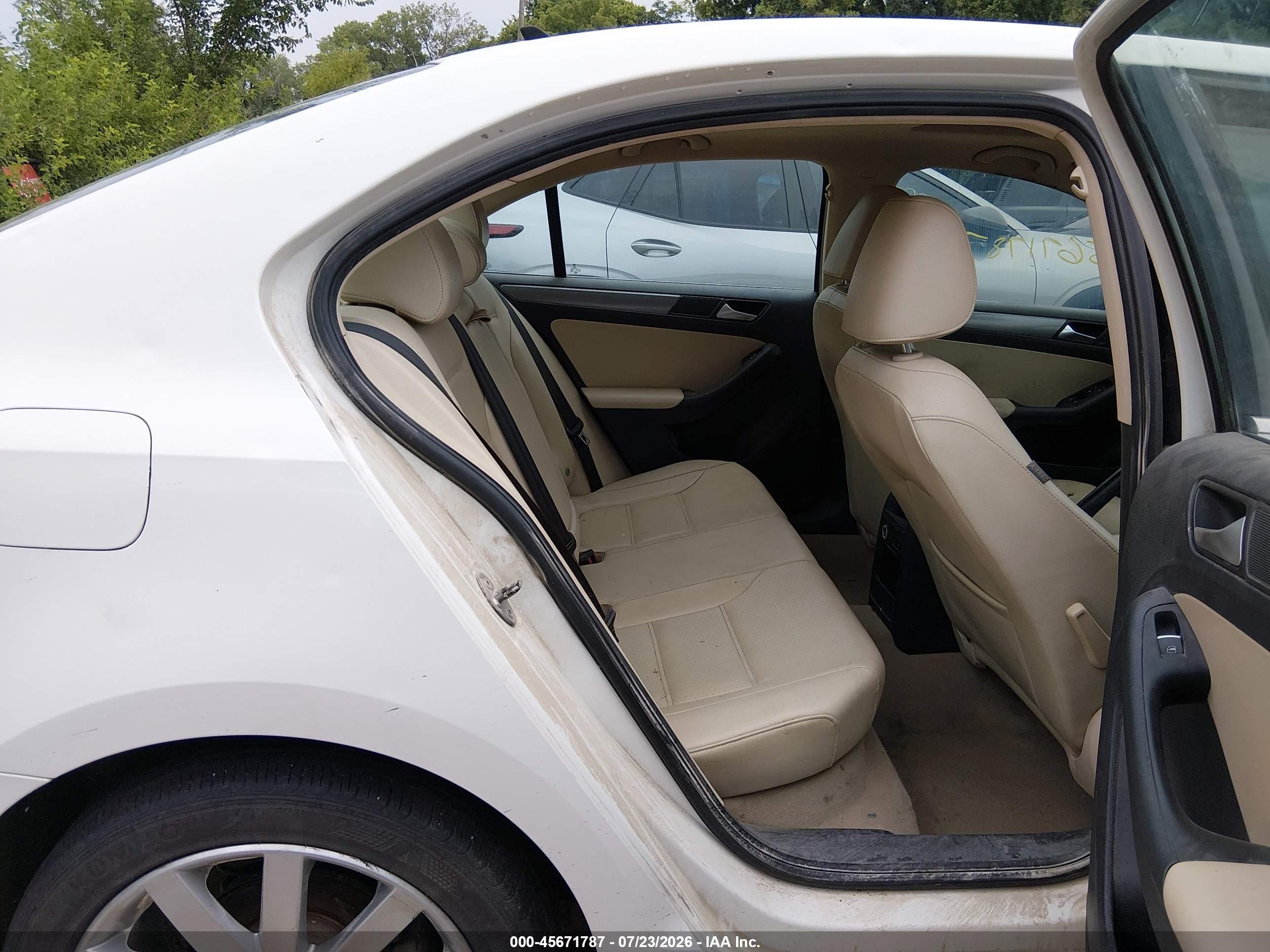 2013 Volkswagen Jetta 2.0l Tdi White vin: 3VWLL7AJ4DM273432