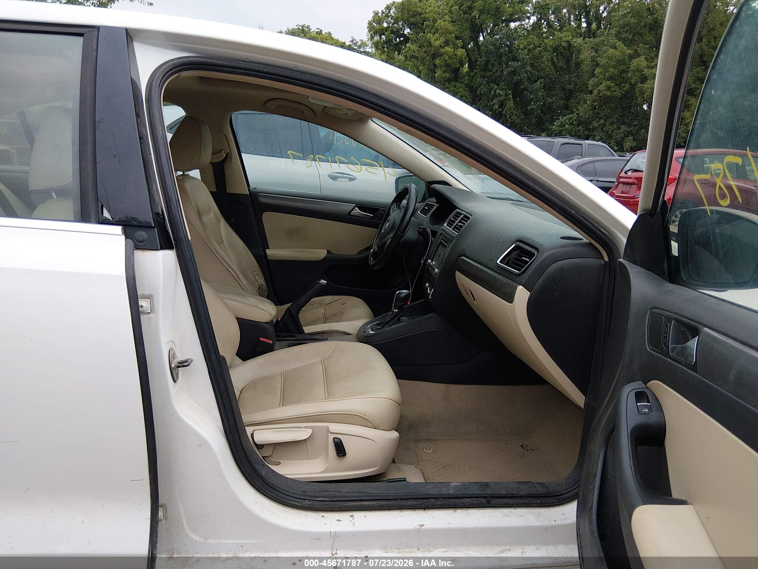 2013 Volkswagen Jetta 2.0l Tdi White vin: 3VWLL7AJ4DM273432