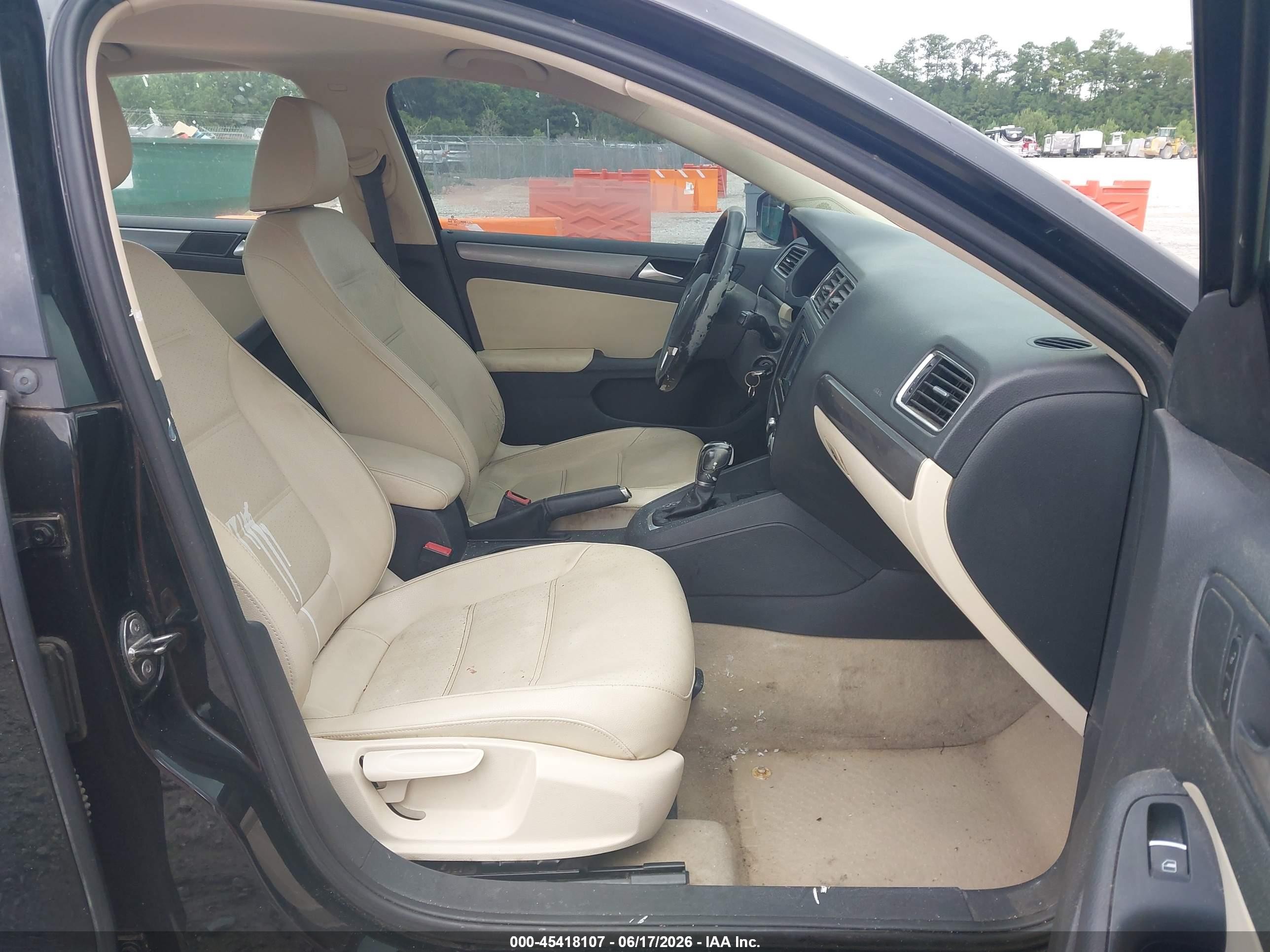 2013 Volkswagen Jetta 2.0l Tdi Black vin: 3VWLL7AJ4DM381727