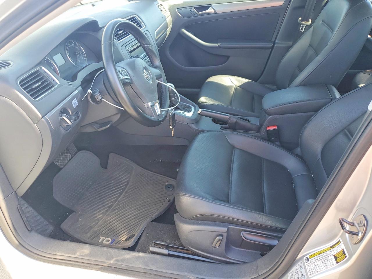 2014 Volkswagen Jetta Tdi Silver vin: 3VWLL7AJ4EM269849
