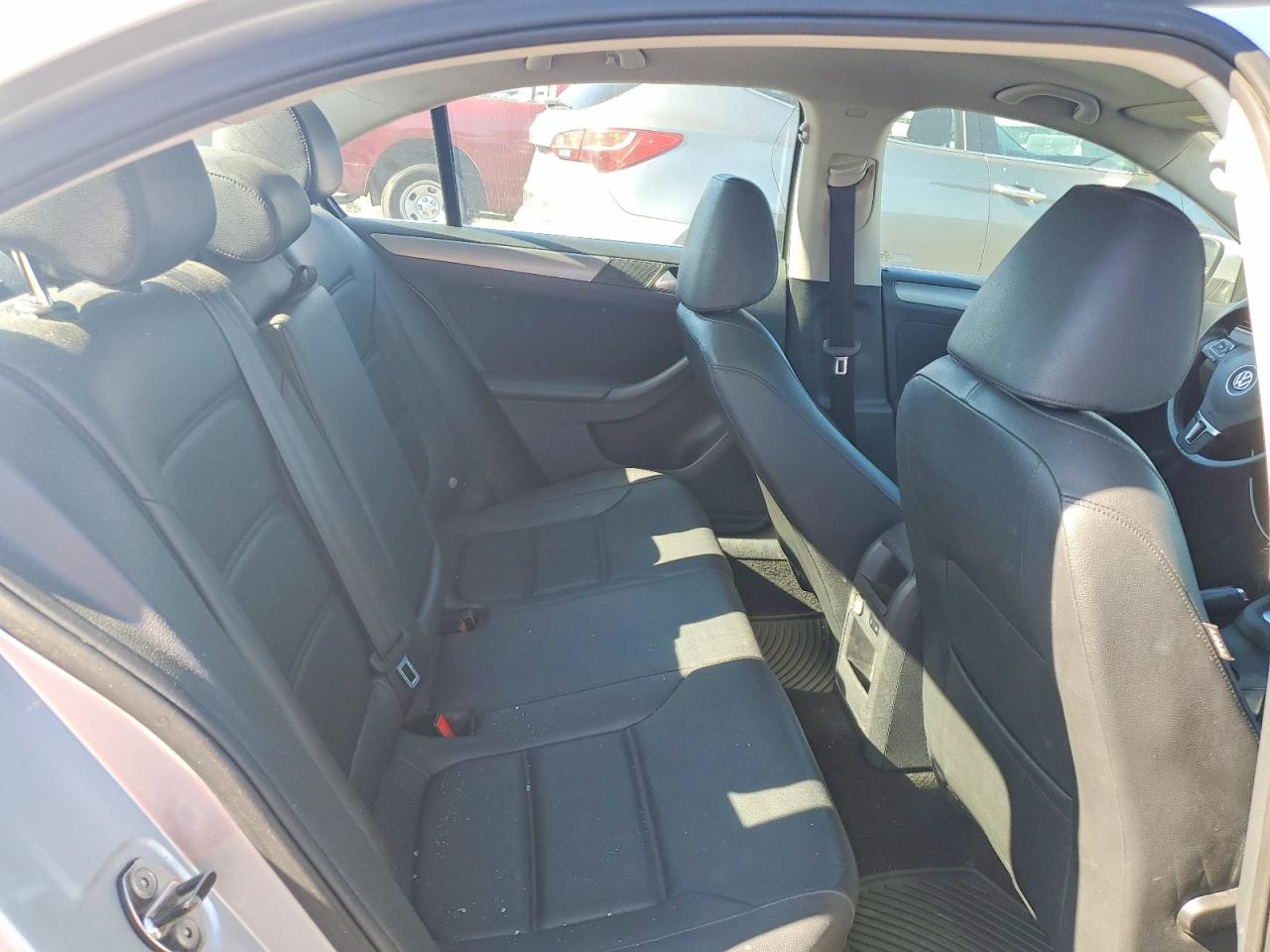 2014 Volkswagen Jetta Tdi Silver vin: 3VWLL7AJ4EM269849
