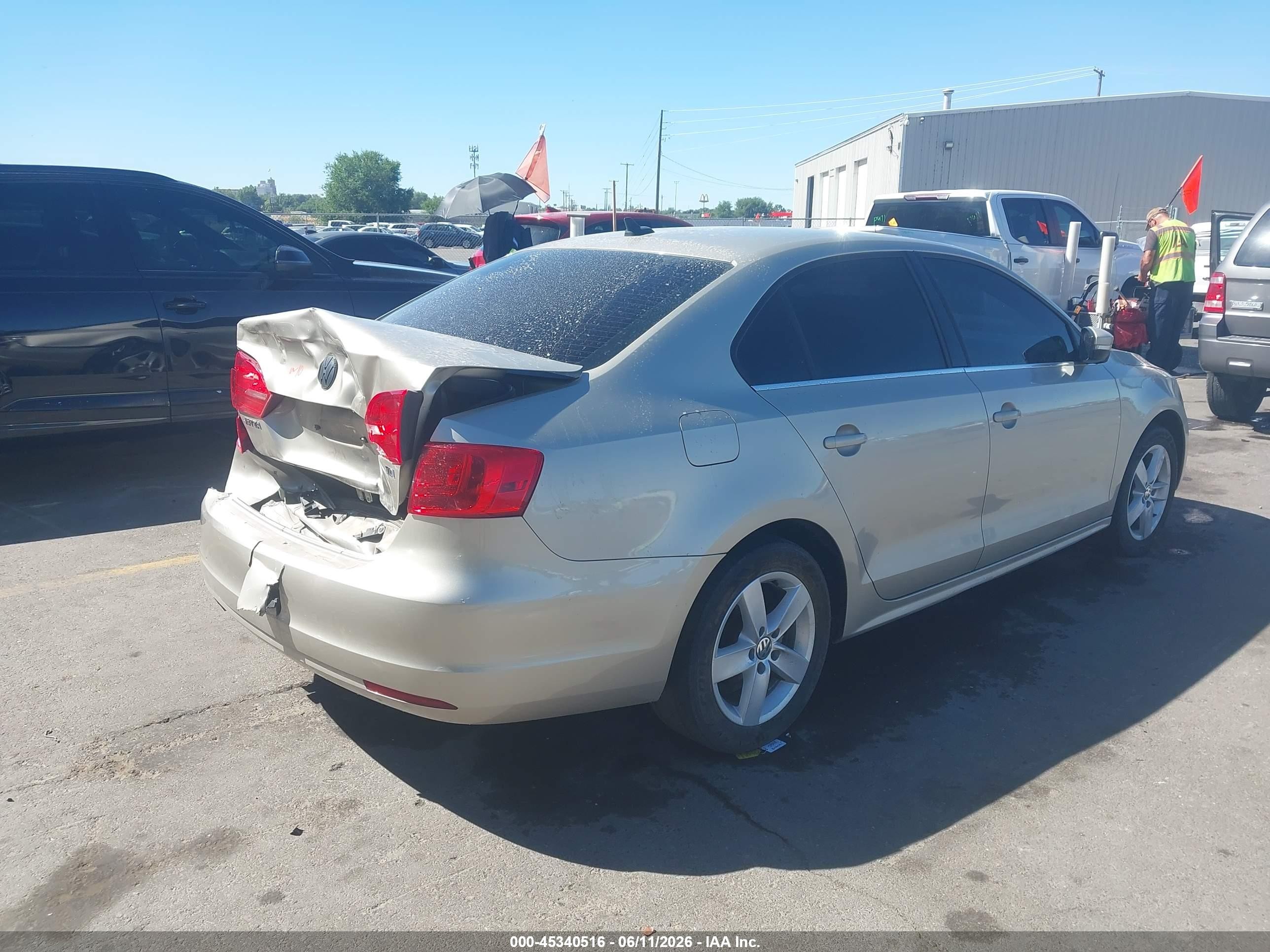 2014 Volkswagen Jetta 2.0l Tdi Champagne vin: 3VWLL7AJ4EM299076