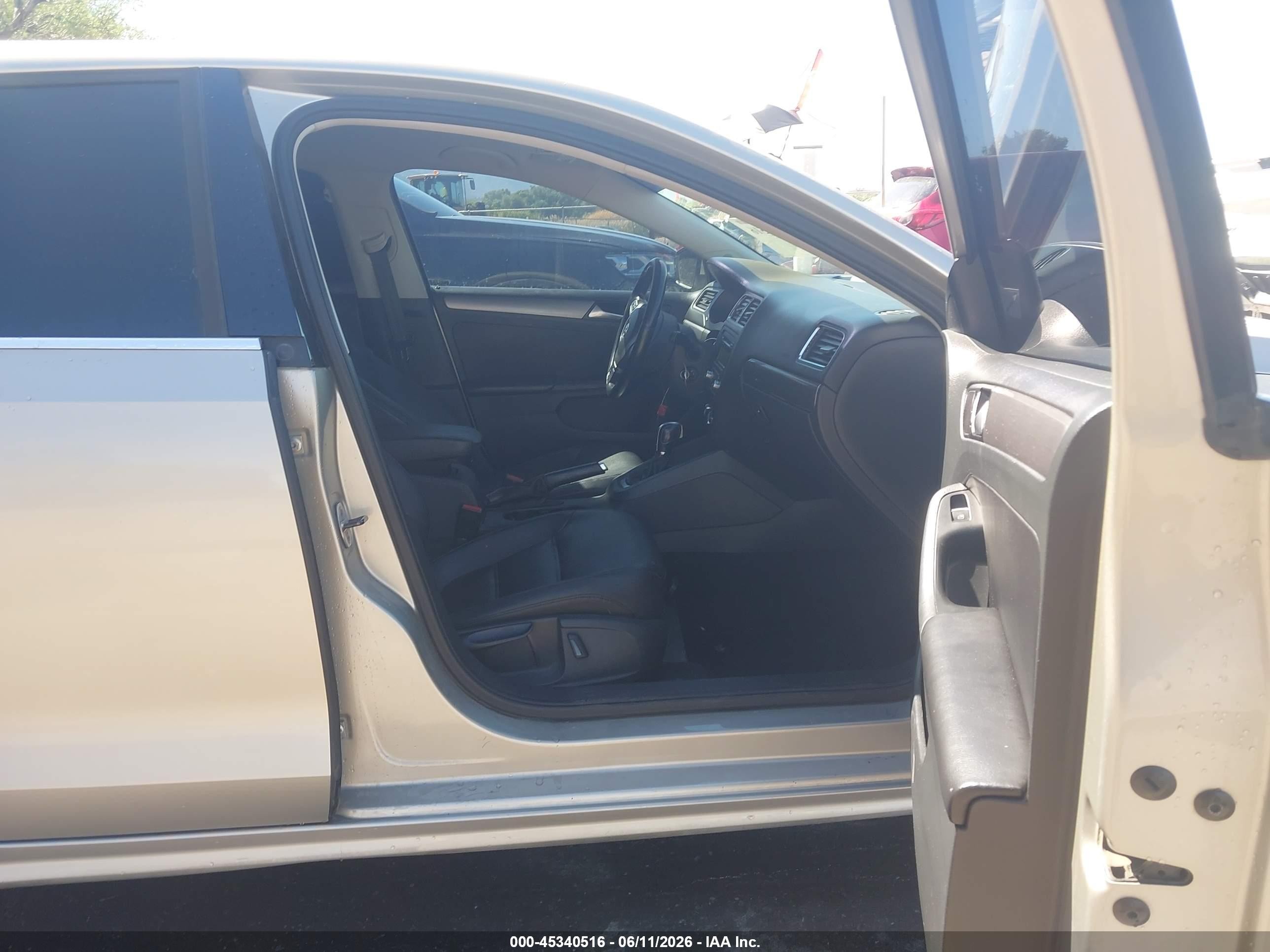2014 Volkswagen Jetta 2.0l Tdi Champagne vin: 3VWLL7AJ4EM299076