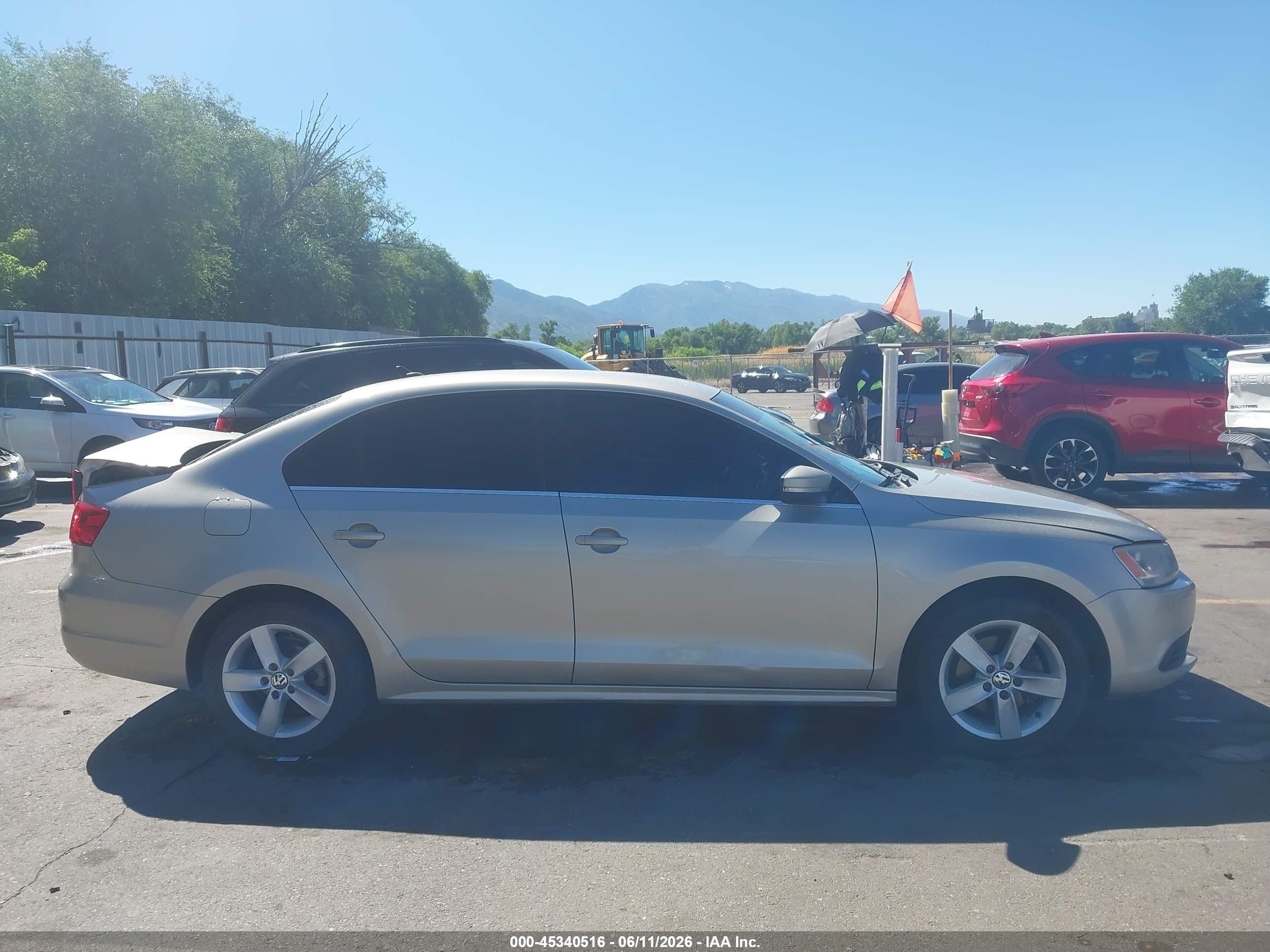 2014 Volkswagen Jetta 2.0l Tdi Champagne vin: 3VWLL7AJ4EM299076