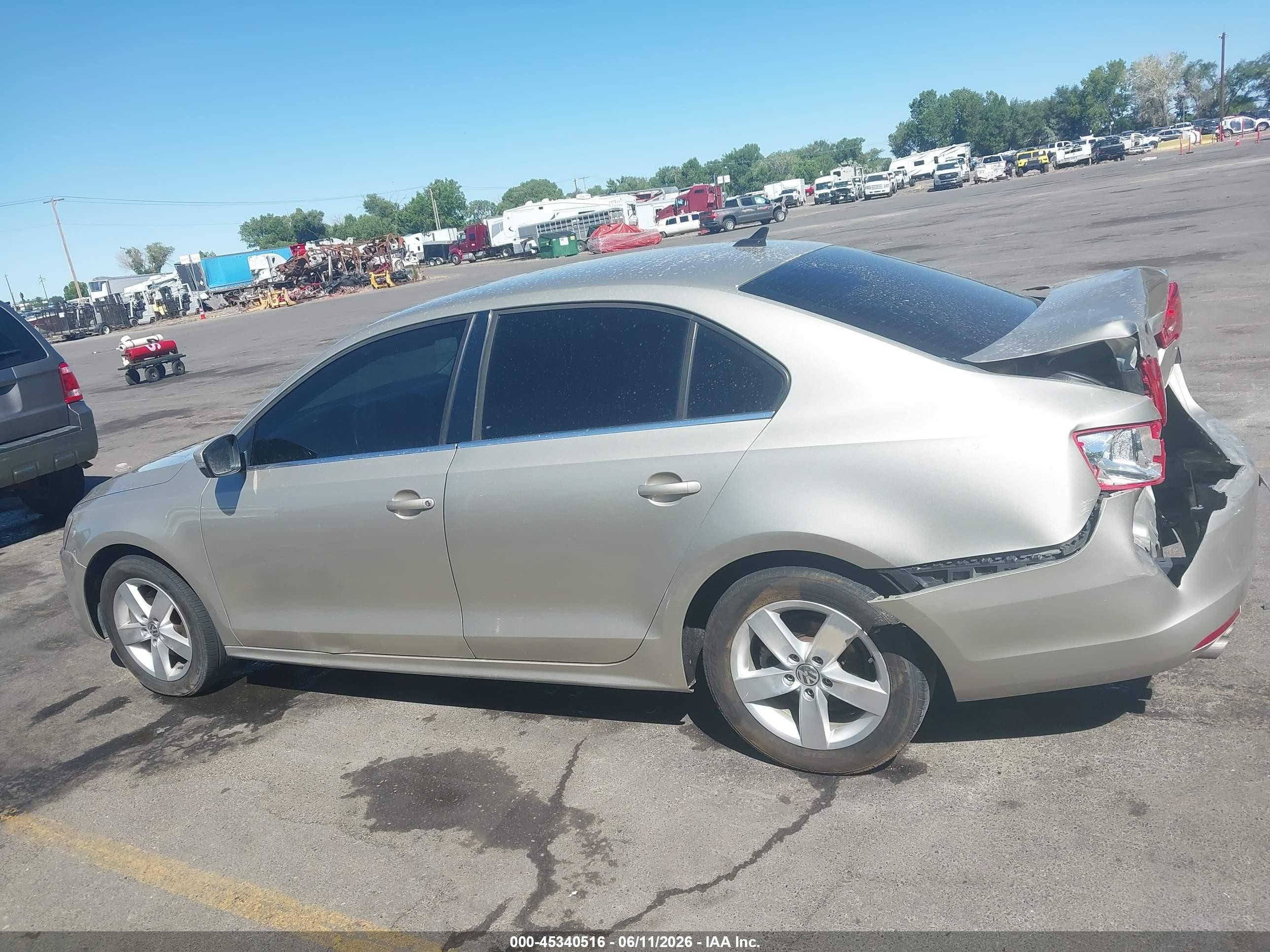 2014 Volkswagen Jetta 2.0l Tdi Champagne vin: 3VWLL7AJ4EM299076