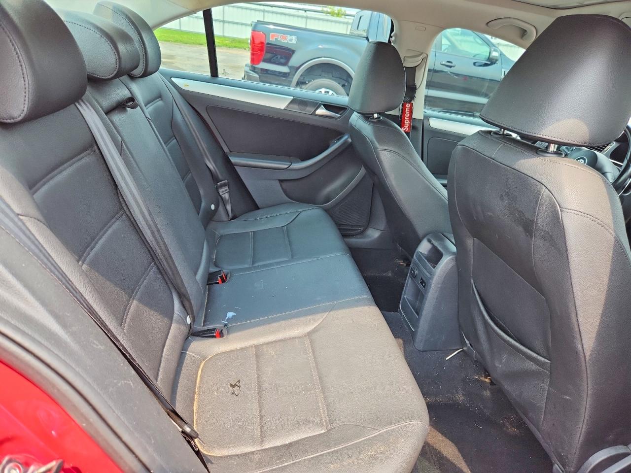 2012 Volkswagen Jetta Tdi Red vin: 3VWLL7AJ5CM329005