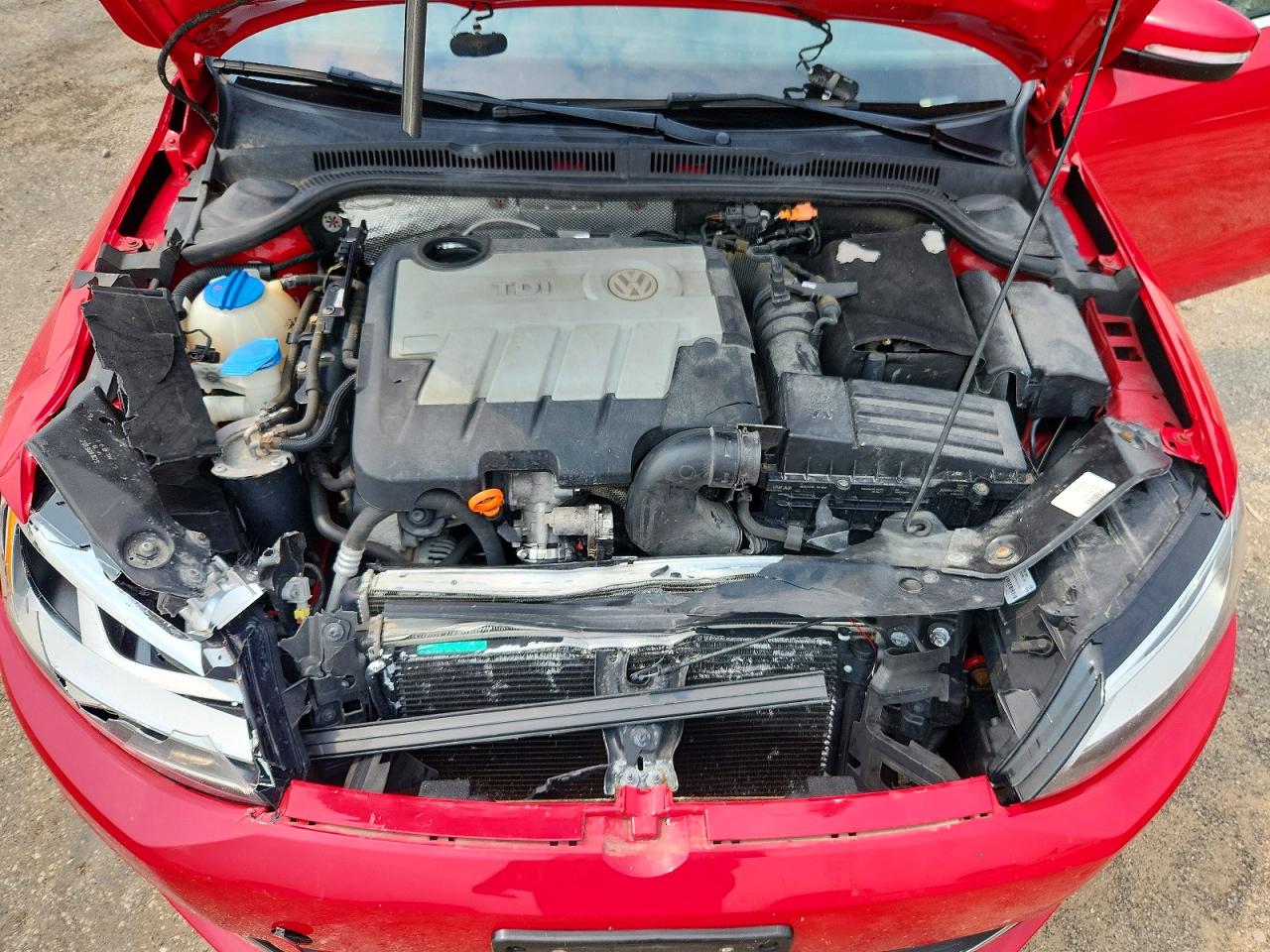 2012 Volkswagen Jetta Tdi Red vin: 3VWLL7AJ5CM329005