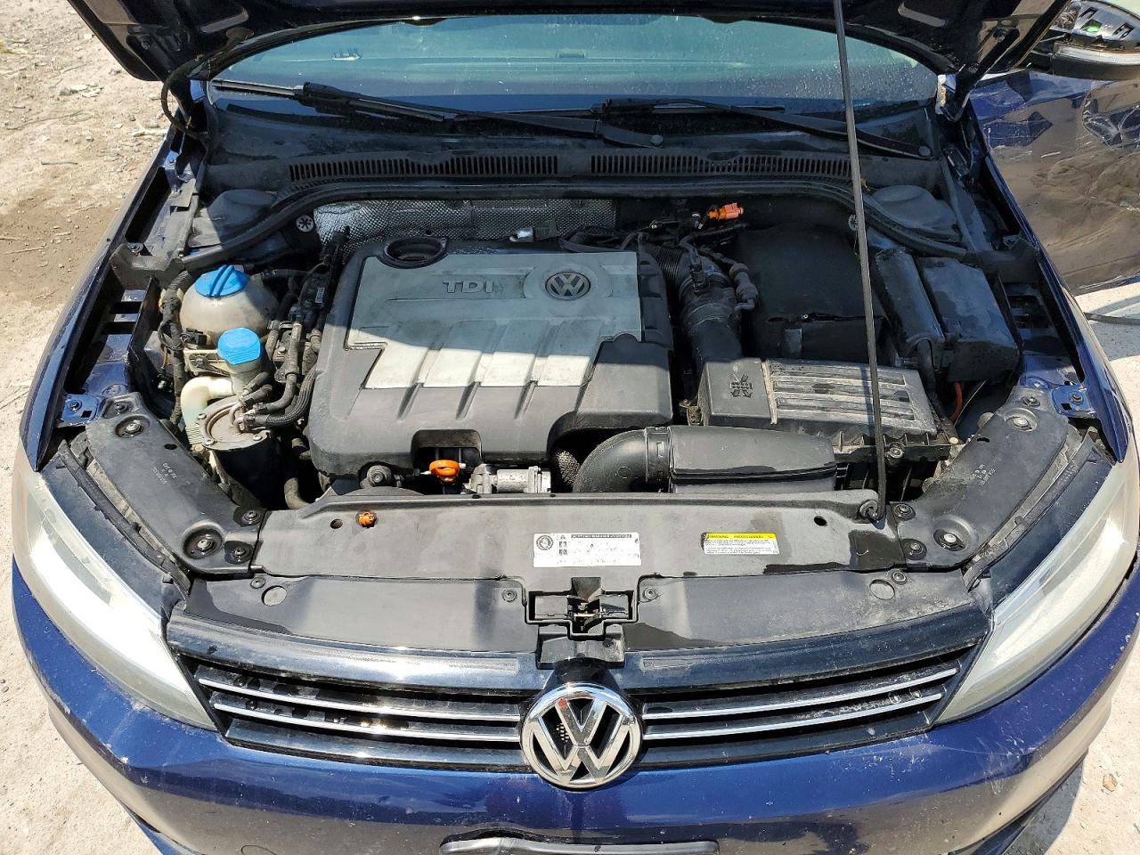2013 Volkswagen Jetta Tdi Blue vin: 3VWLL7AJ5DM275660