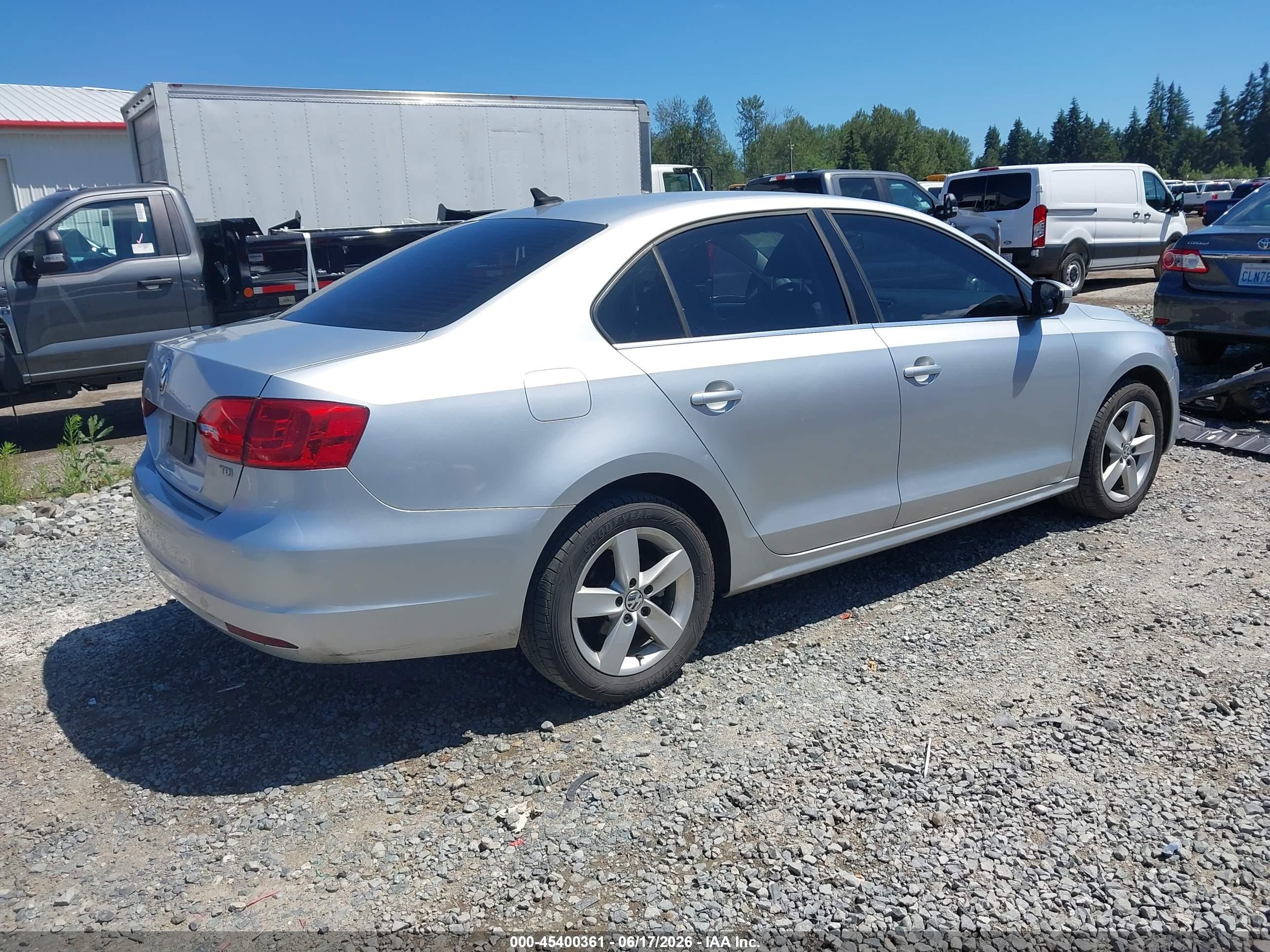 2013 Volkswagen Jetta 2.0l Tdi Silver vin: 3VWLL7AJ5DM426870