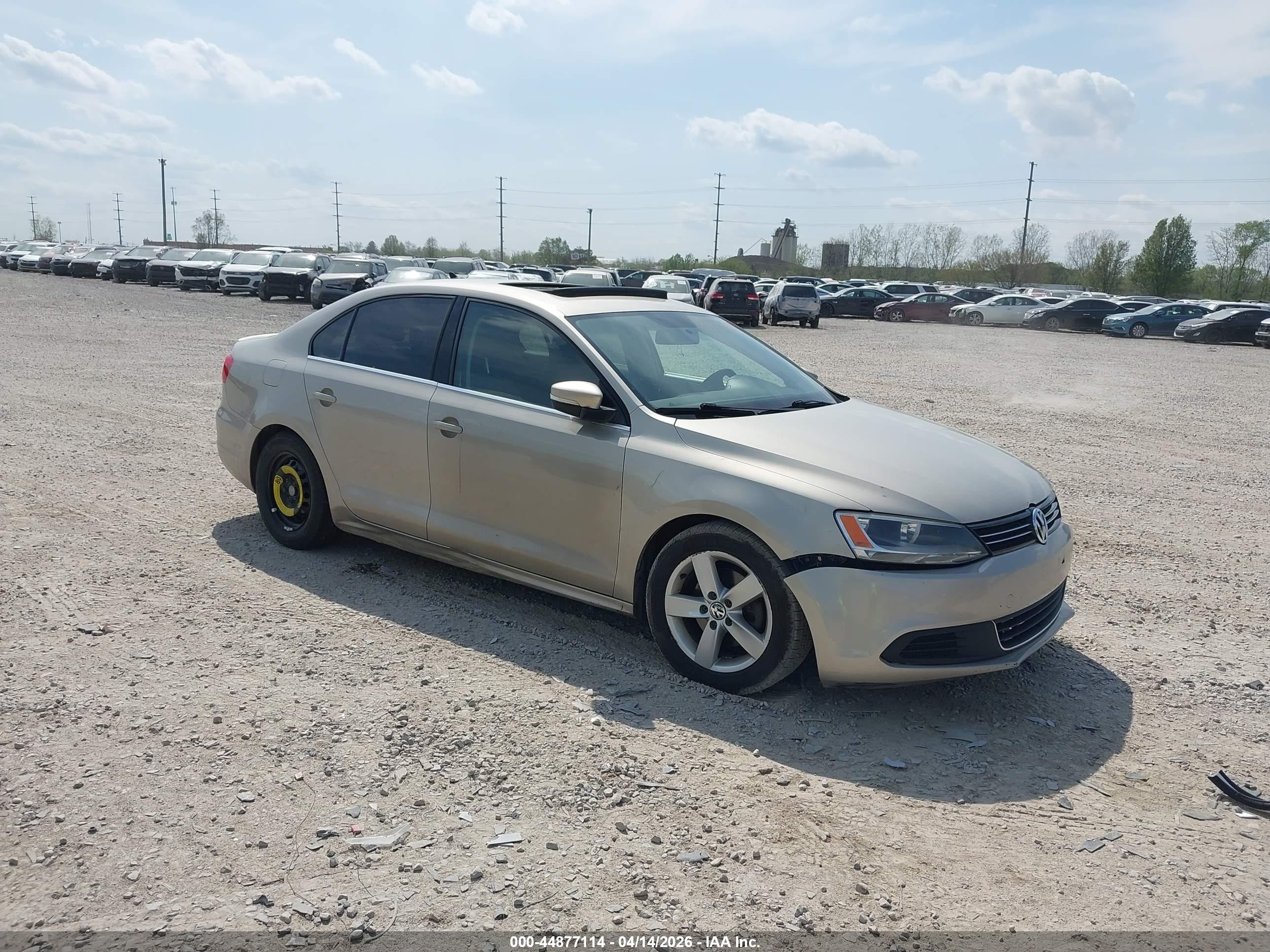 2014 Volkswagen Jetta 2.0l Tdi Tan vin: 3VWLL7AJ5EM294128
