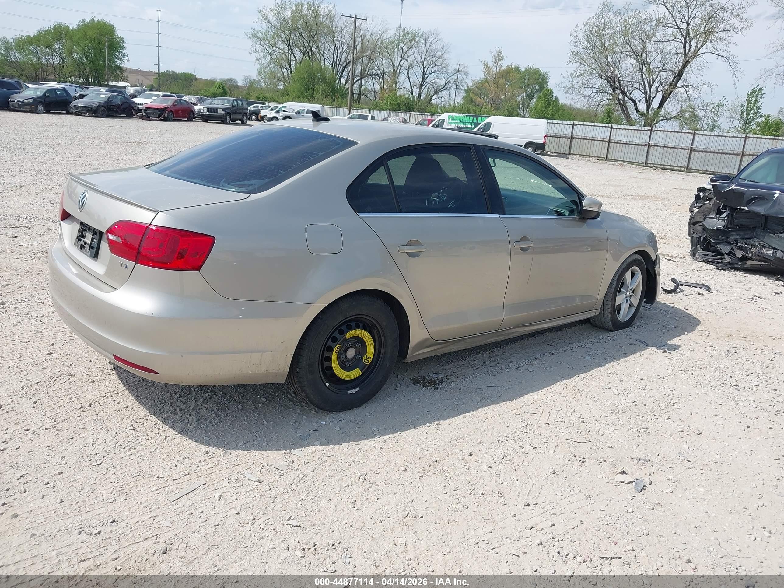 2014 Volkswagen Jetta 2.0l Tdi Tan vin: 3VWLL7AJ5EM294128