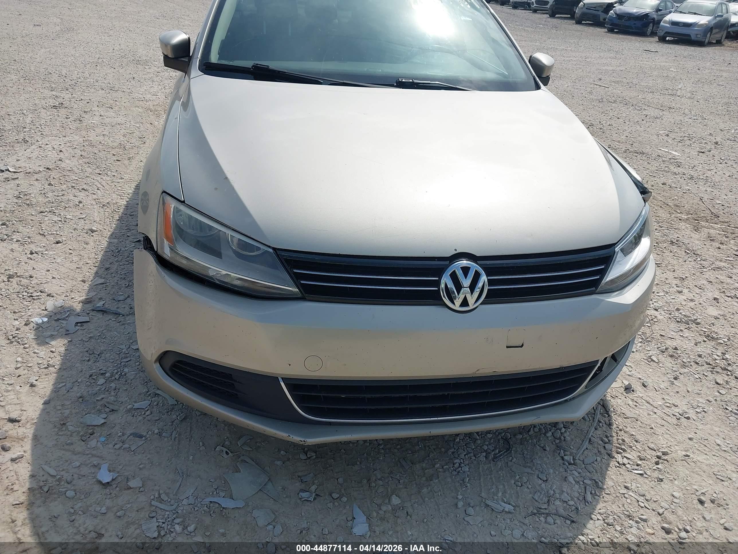 2014 Volkswagen Jetta 2.0l Tdi Tan vin: 3VWLL7AJ5EM294128