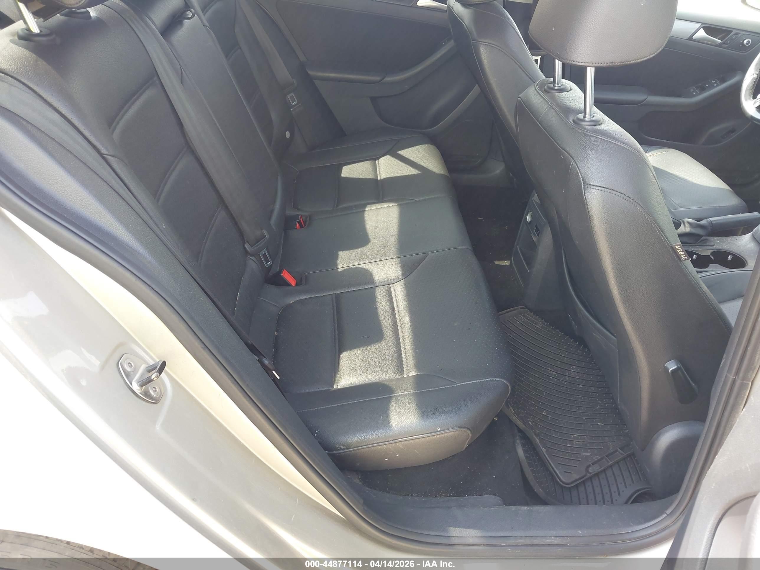 2014 Volkswagen Jetta 2.0l Tdi Tan vin: 3VWLL7AJ5EM294128