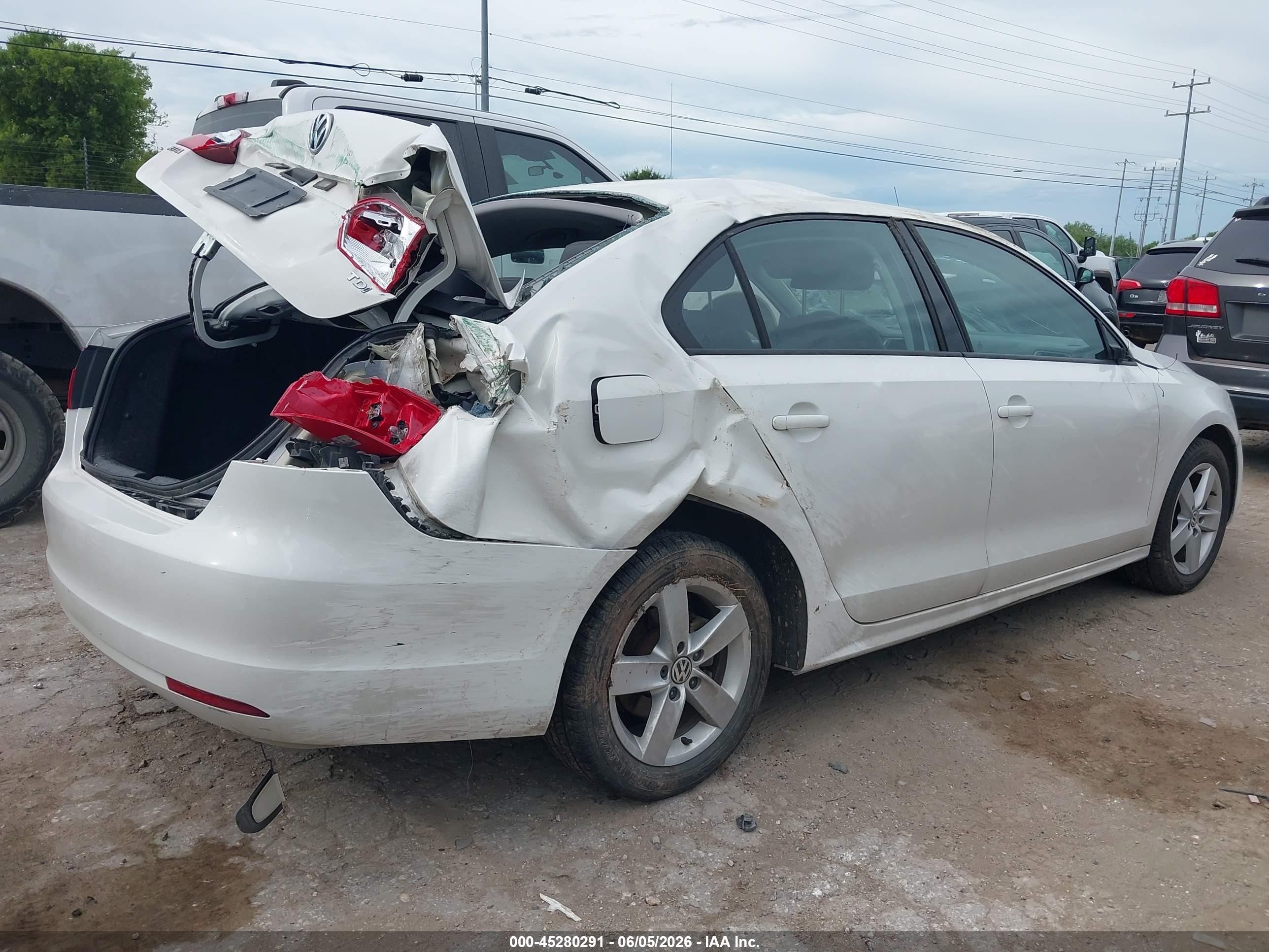 2011 Volkswagen Jetta 2.0l Tdi White vin: 3VWLL7AJ6BM098842
