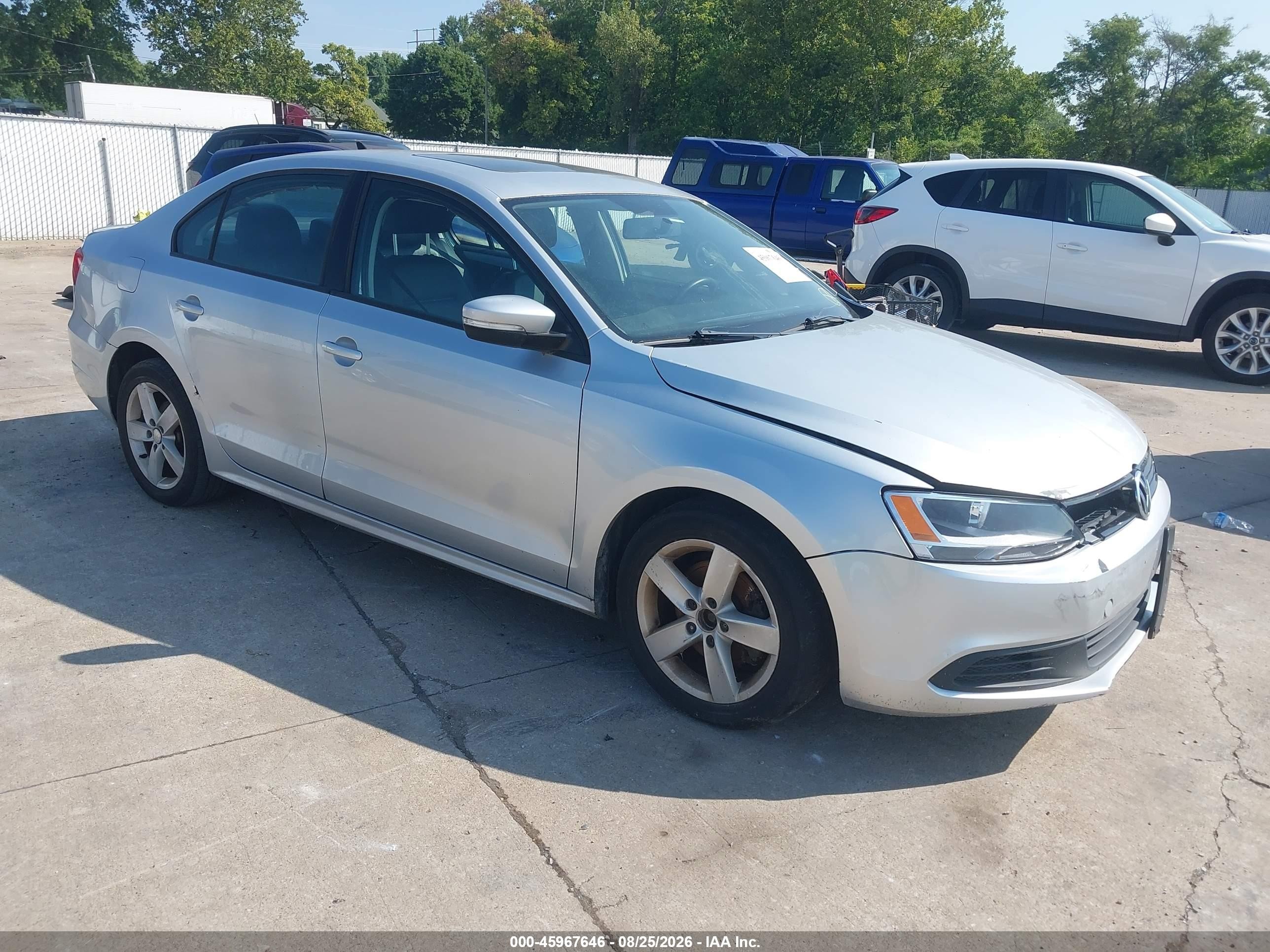 3VWLL7AJ6CM005884