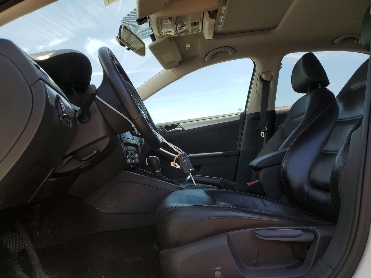 2012 Volkswagen Jetta Tdi White vin: 3VWLL7AJ6CM320636