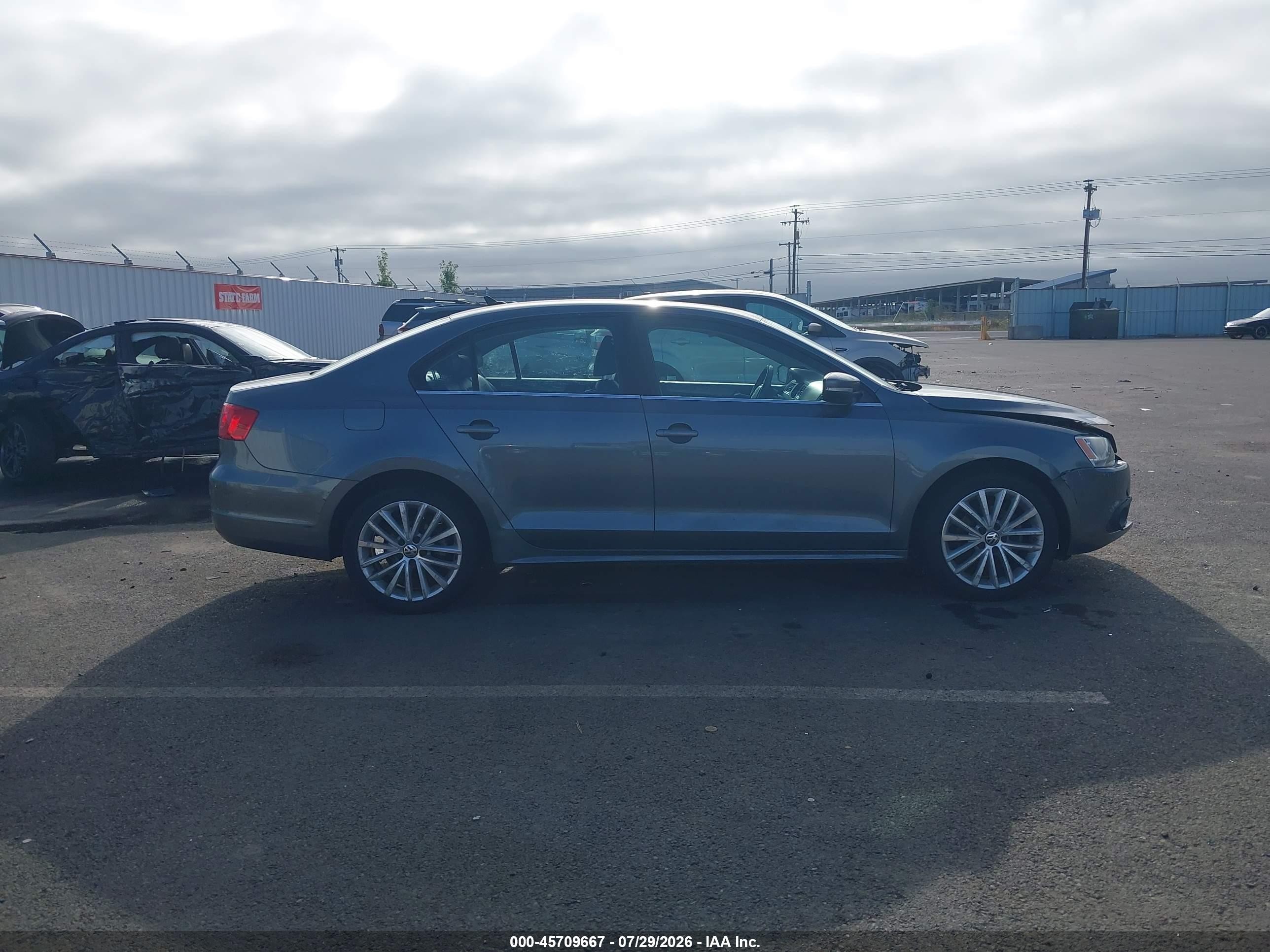 2013 Volkswagen Jetta 2.0l Tdi Gray vin: 3VWLL7AJ6DM354125