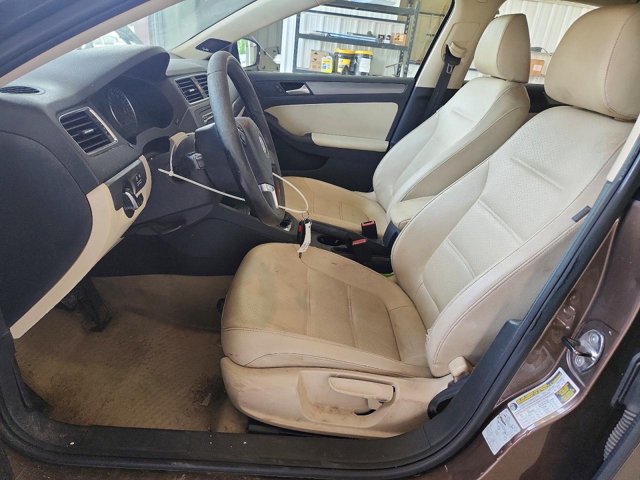 2013 Volkswagen Jetta Tdi Brown vin: 3VWLL7AJ6DM372320