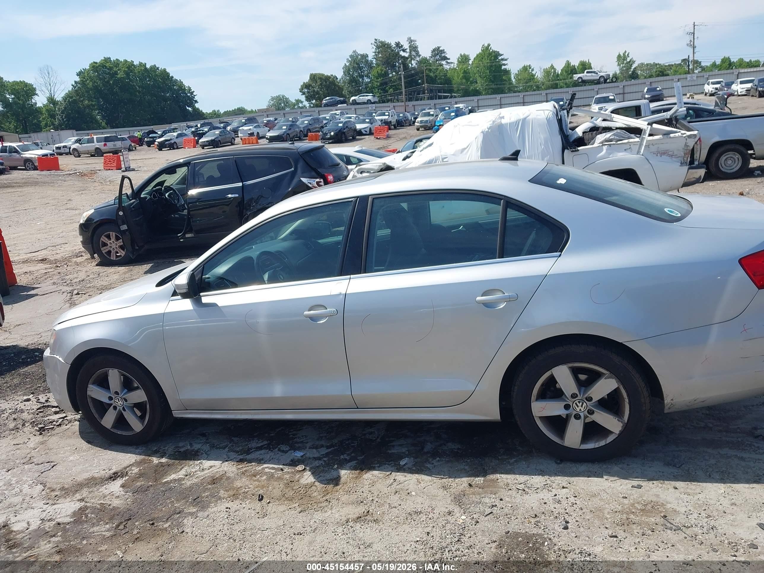 2013 Volkswagen Jetta 2.0l Tdi Серебряный vin: 3VWLL7AJ6DM394401