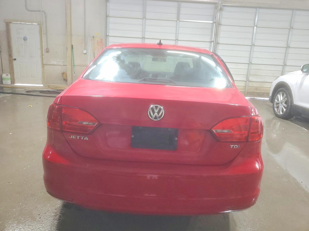 2013 Volkswagen Jetta Tdi Red vin: 3VWLL7AJ6DM430717