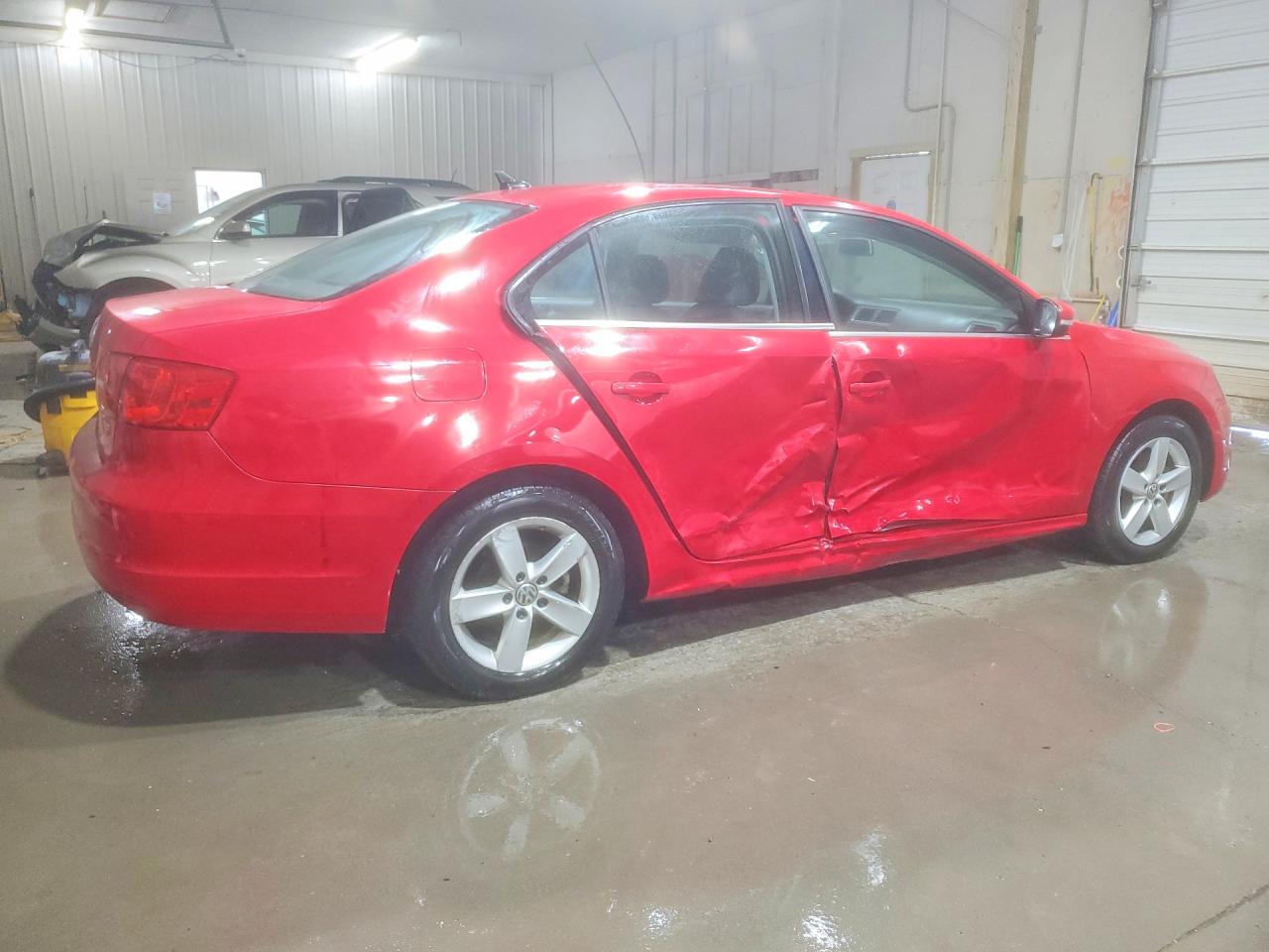 2013 Volkswagen Jetta Tdi Red vin: 3VWLL7AJ6DM430717