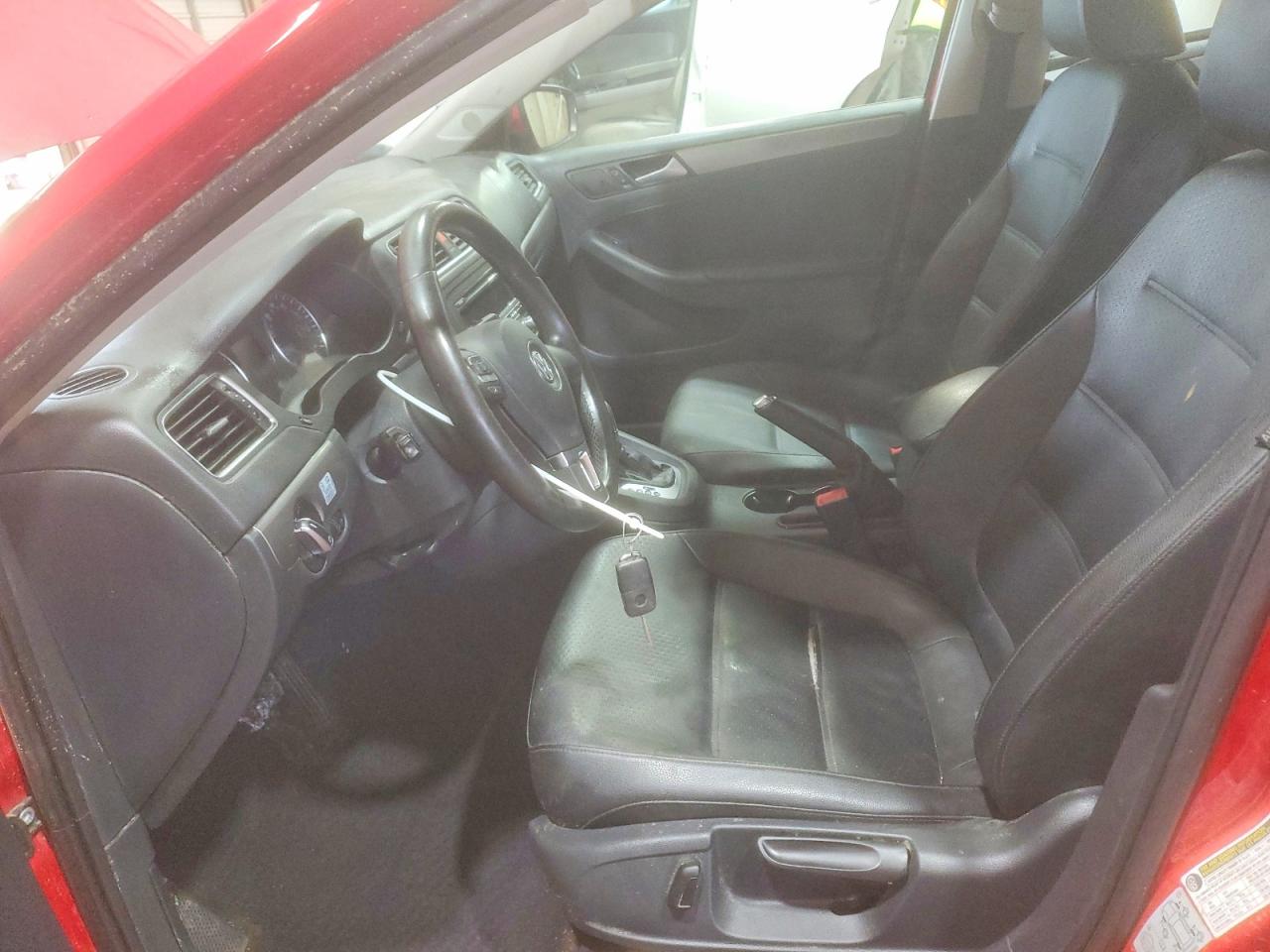 2013 Volkswagen Jetta Tdi Red vin: 3VWLL7AJ6DM430717