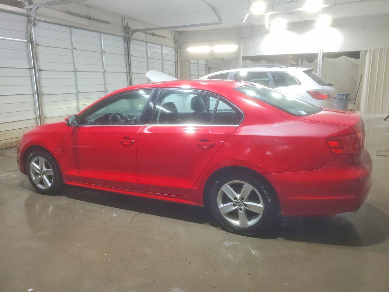 2013 Volkswagen Jetta Tdi Red vin: 3VWLL7AJ6DM430717