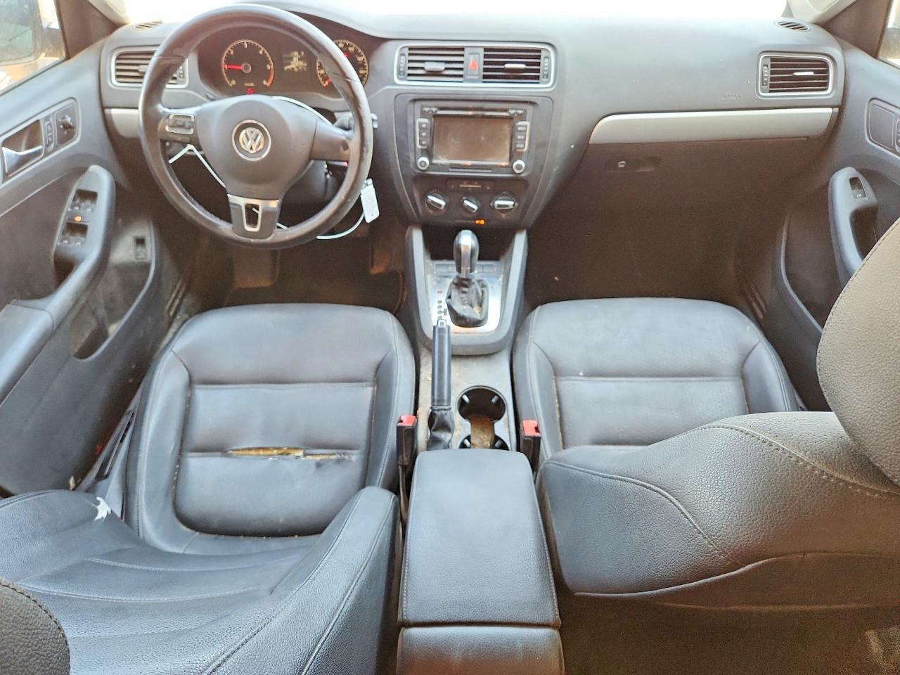 2011 Volkswagen Jetta Tdi Tan vin: 3VWLL7AJ7BM109895