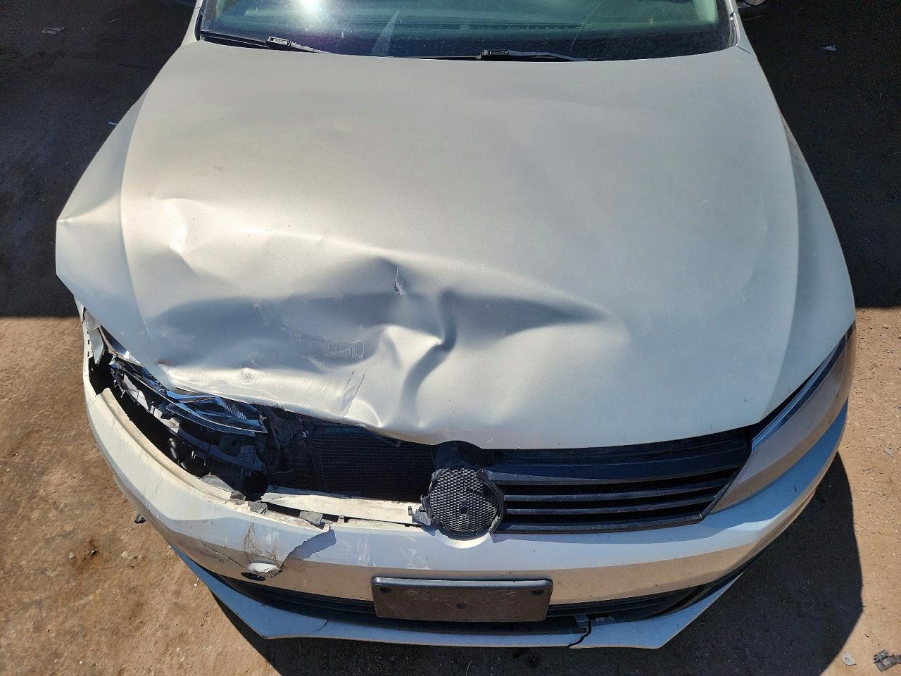 2011 Volkswagen Jetta Tdi Tan vin: 3VWLL7AJ7BM109895