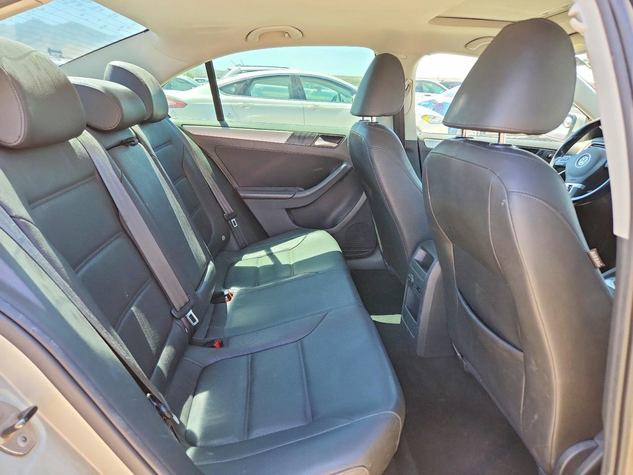 2012 Volkswagen Jetta Tdi Silver vin: 3VWLL7AJ7CM015839
