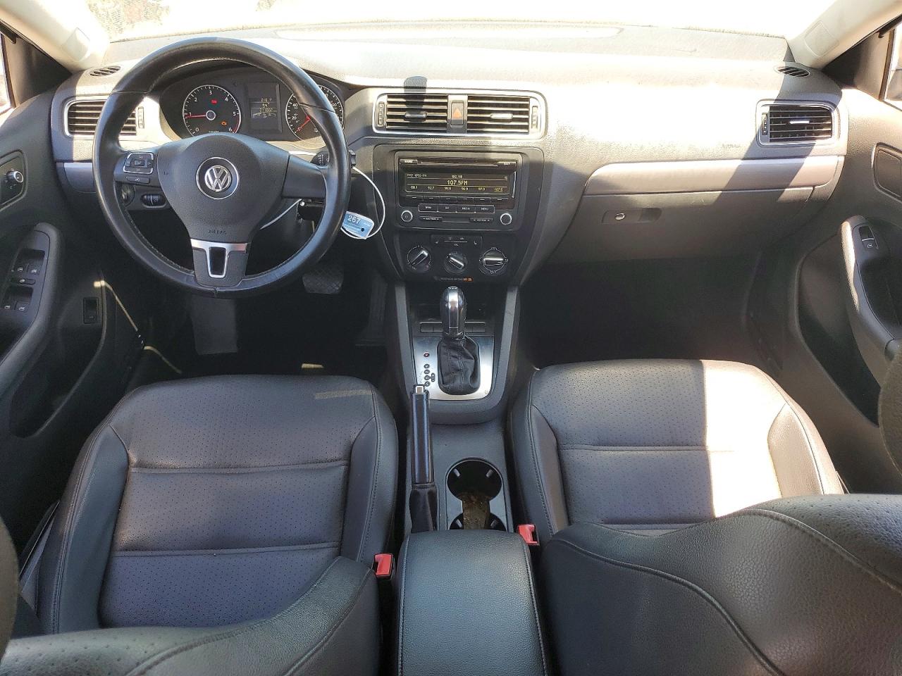 2013 Volkswagen Jetta Tdi Tan vin: 3VWLL7AJ7DM206579