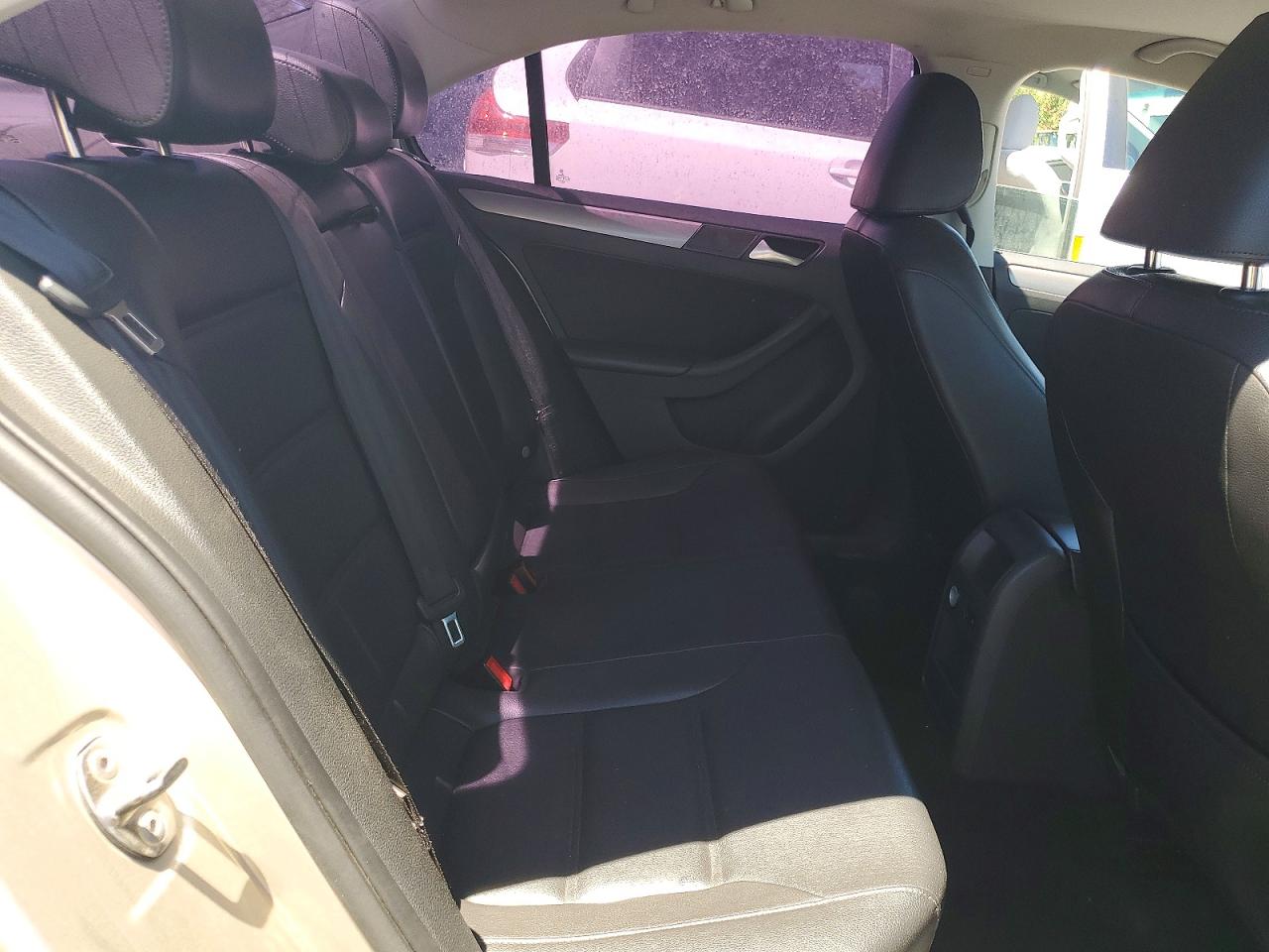 2013 Volkswagen Jetta Tdi Tan vin: 3VWLL7AJ7DM206579