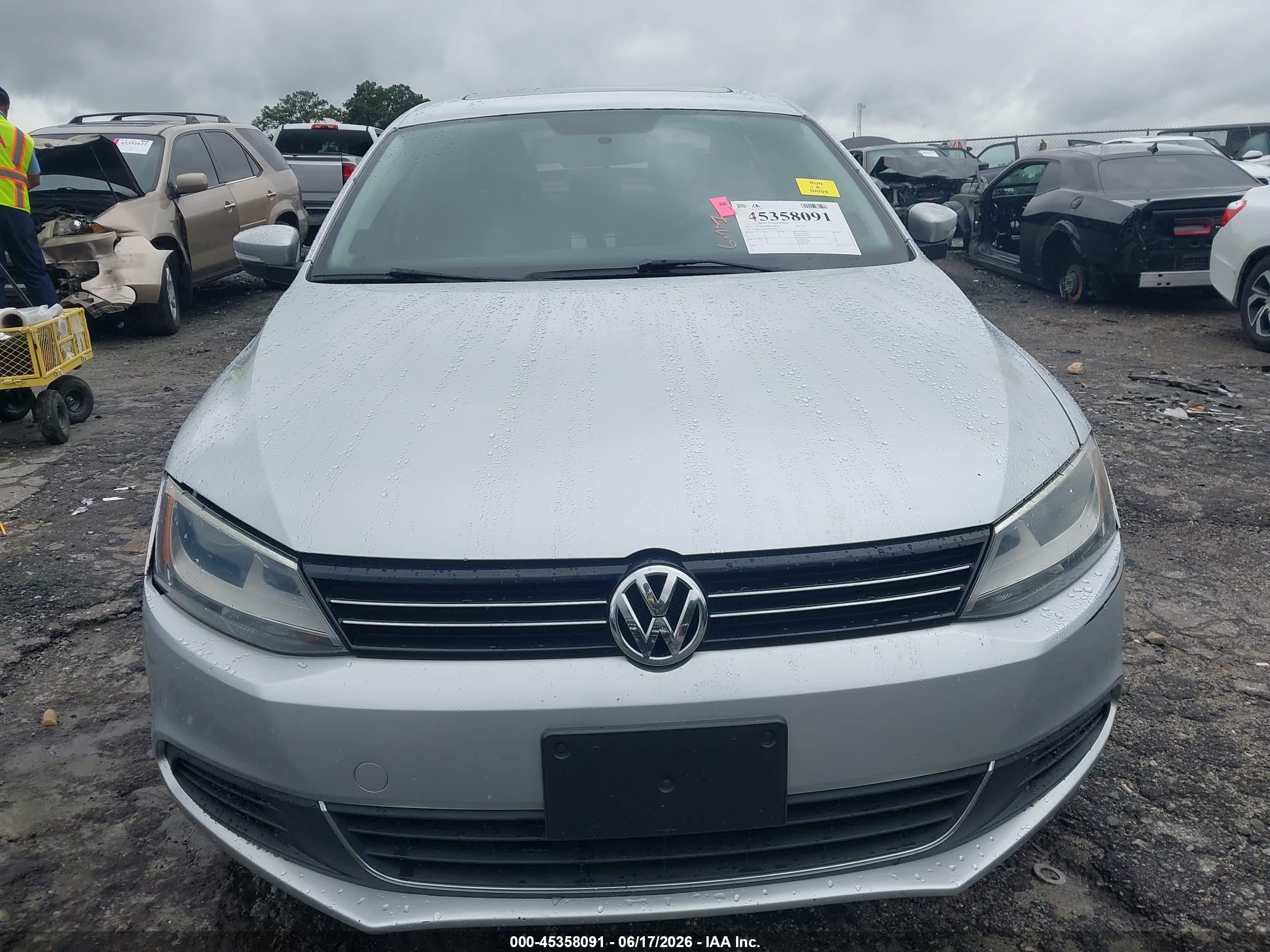 2013 Volkswagen Jetta 2.0l Tdi Серебряный vin: 3VWLL7AJ7DM416048