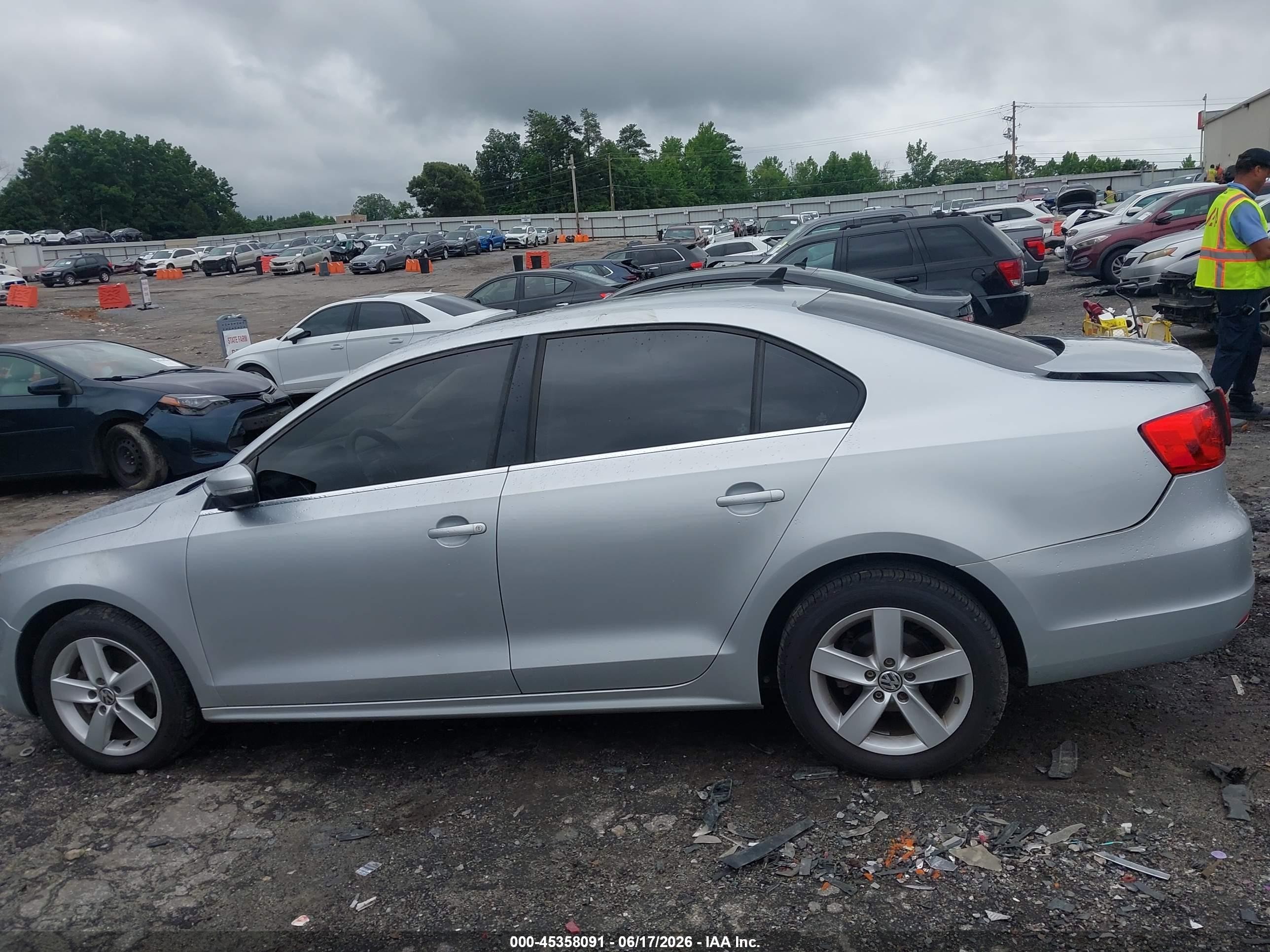 2013 Volkswagen Jetta 2.0l Tdi Серебряный vin: 3VWLL7AJ7DM416048