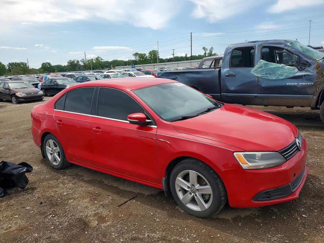 2014 Volkswagen Jetta Tdi Red vin: 3VWLL7AJ7EM275497