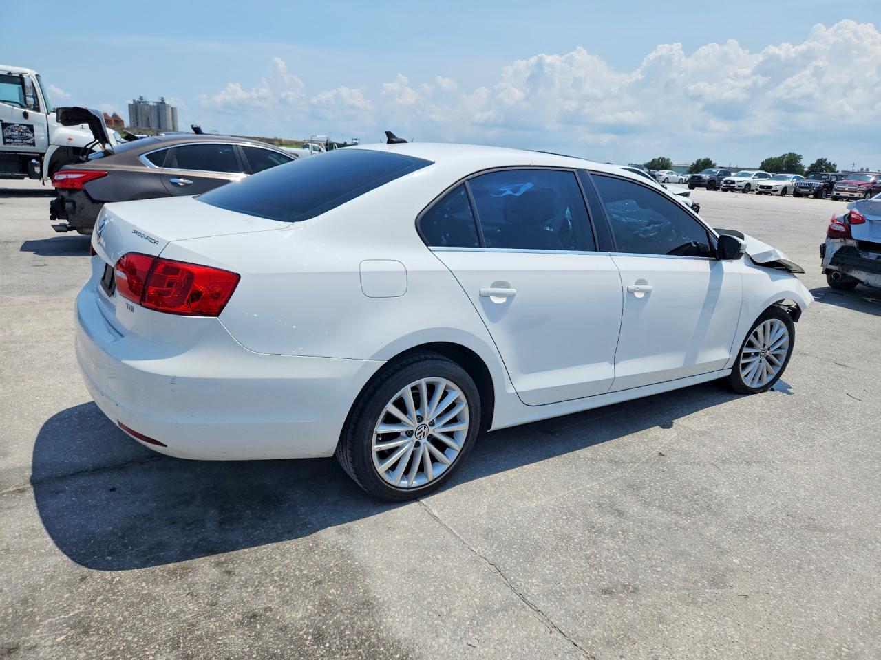2014 Volkswagen Jetta White vin: 3VWLL7AJ7EM359951