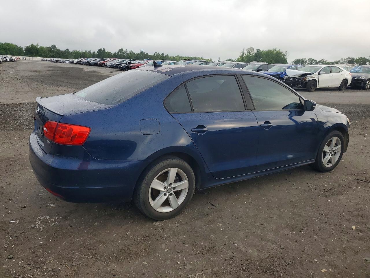 2011 Volkswagen Jetta Tdi Blue vin: 3VWLL7AJ8BM082495