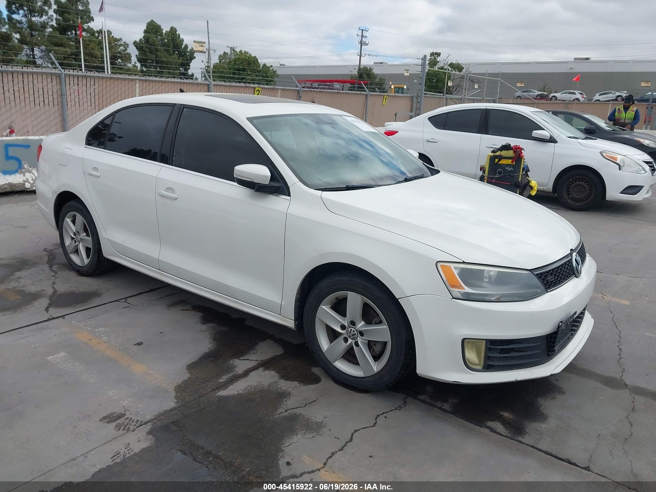 3VWLL7AJ8BM127306