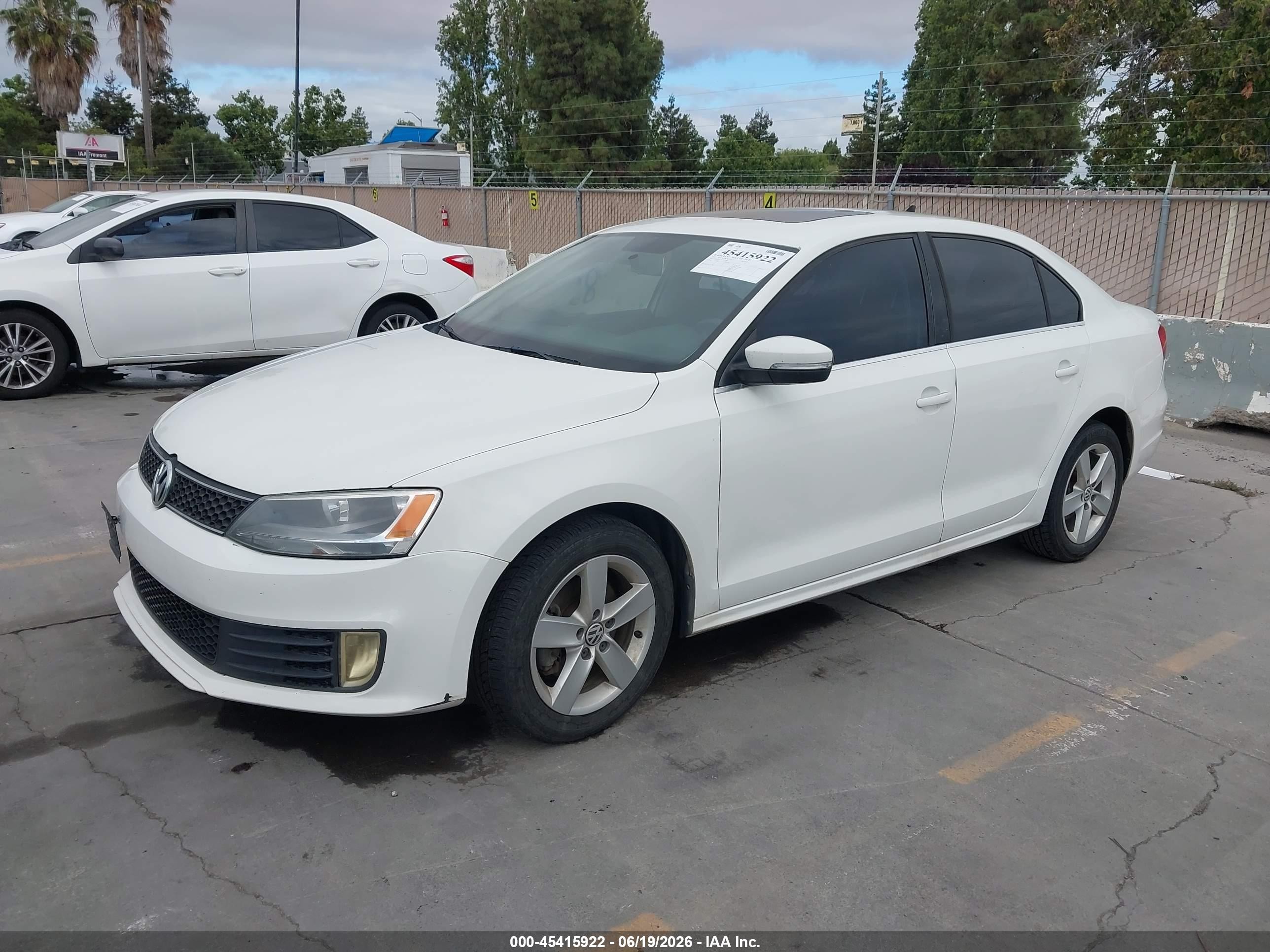 2011 Volkswagen Jetta 2.0l Tdi White vin: 3VWLL7AJ8BM127306