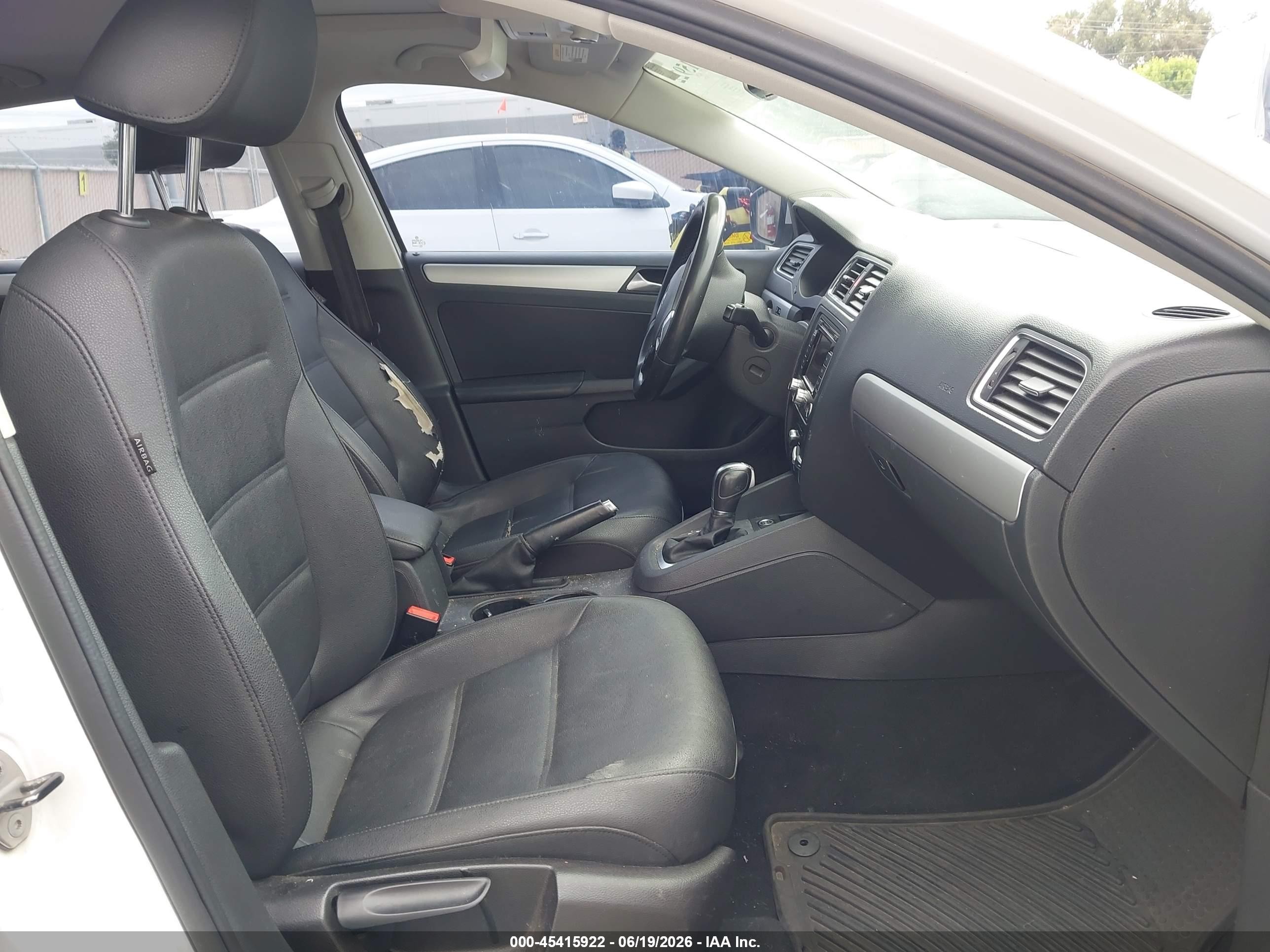2011 Volkswagen Jetta 2.0l Tdi White vin: 3VWLL7AJ8BM127306