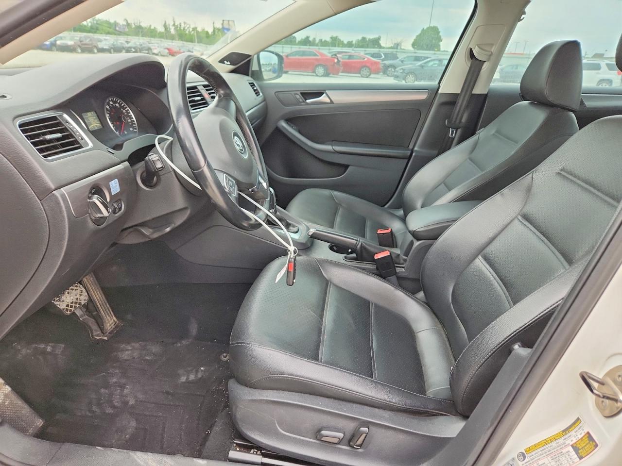 2013 Volkswagen Jetta Tdi White vin: 3VWLL7AJ8DM275877