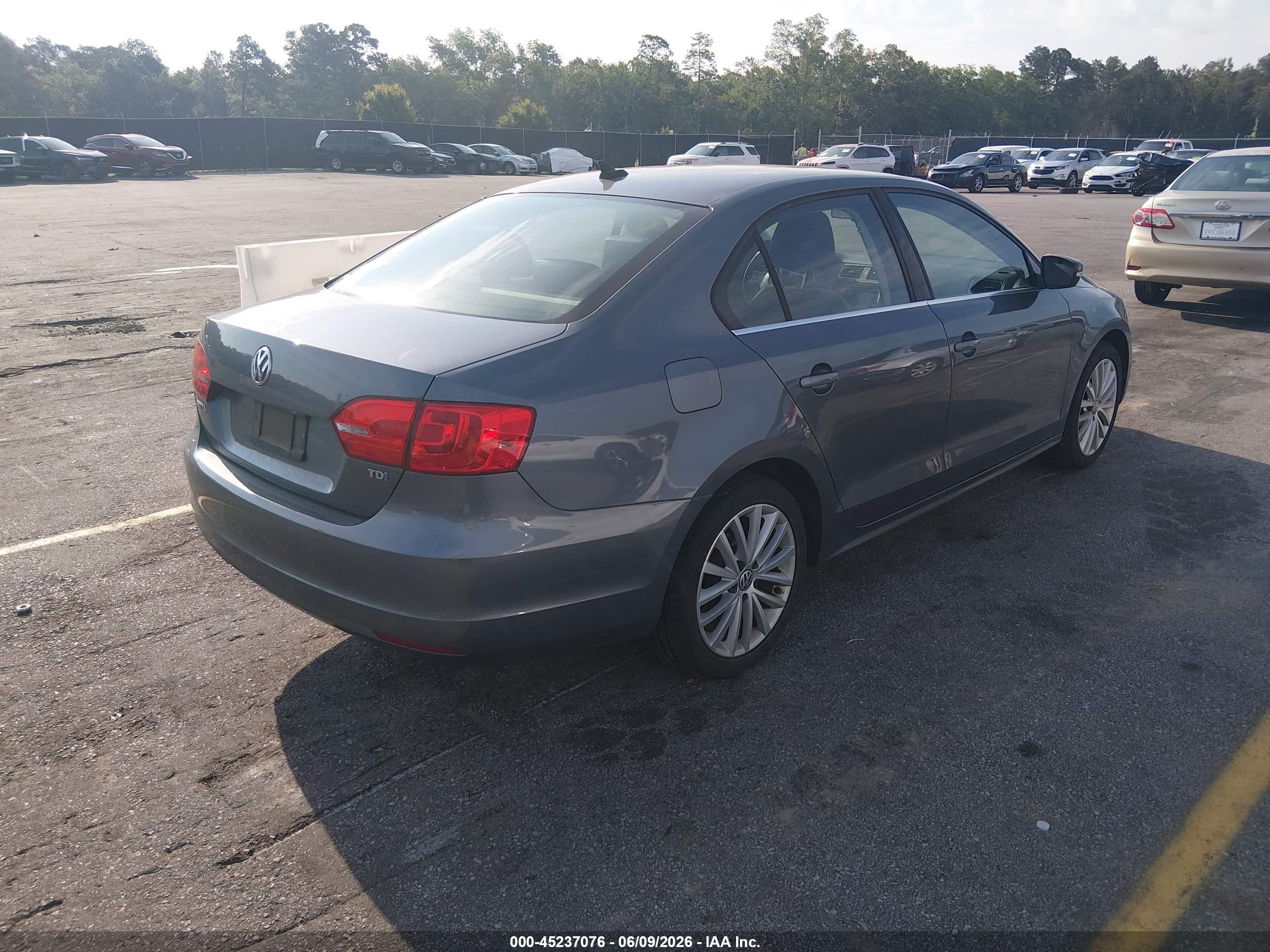 2013 Volkswagen Jetta 2.0l Tdi Серый vin: 3VWLL7AJ8DM277113