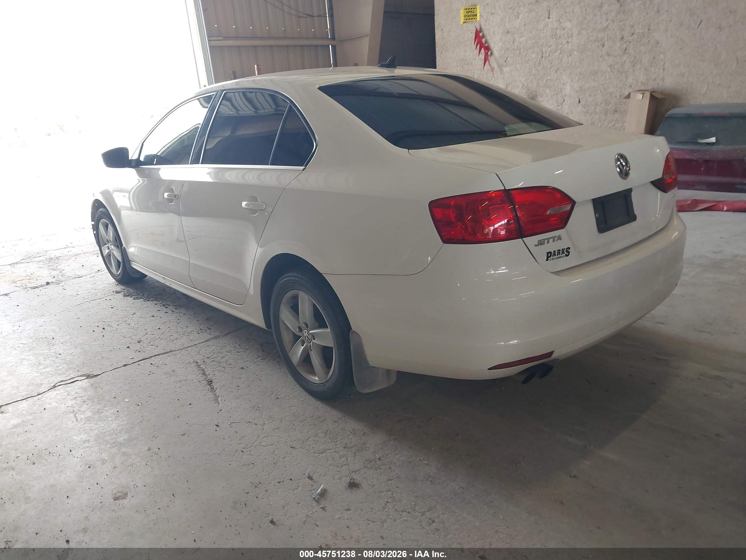 2013 Volkswagen Jetta 2.0l Tdi Белый vin: 3VWLL7AJ8DM292789