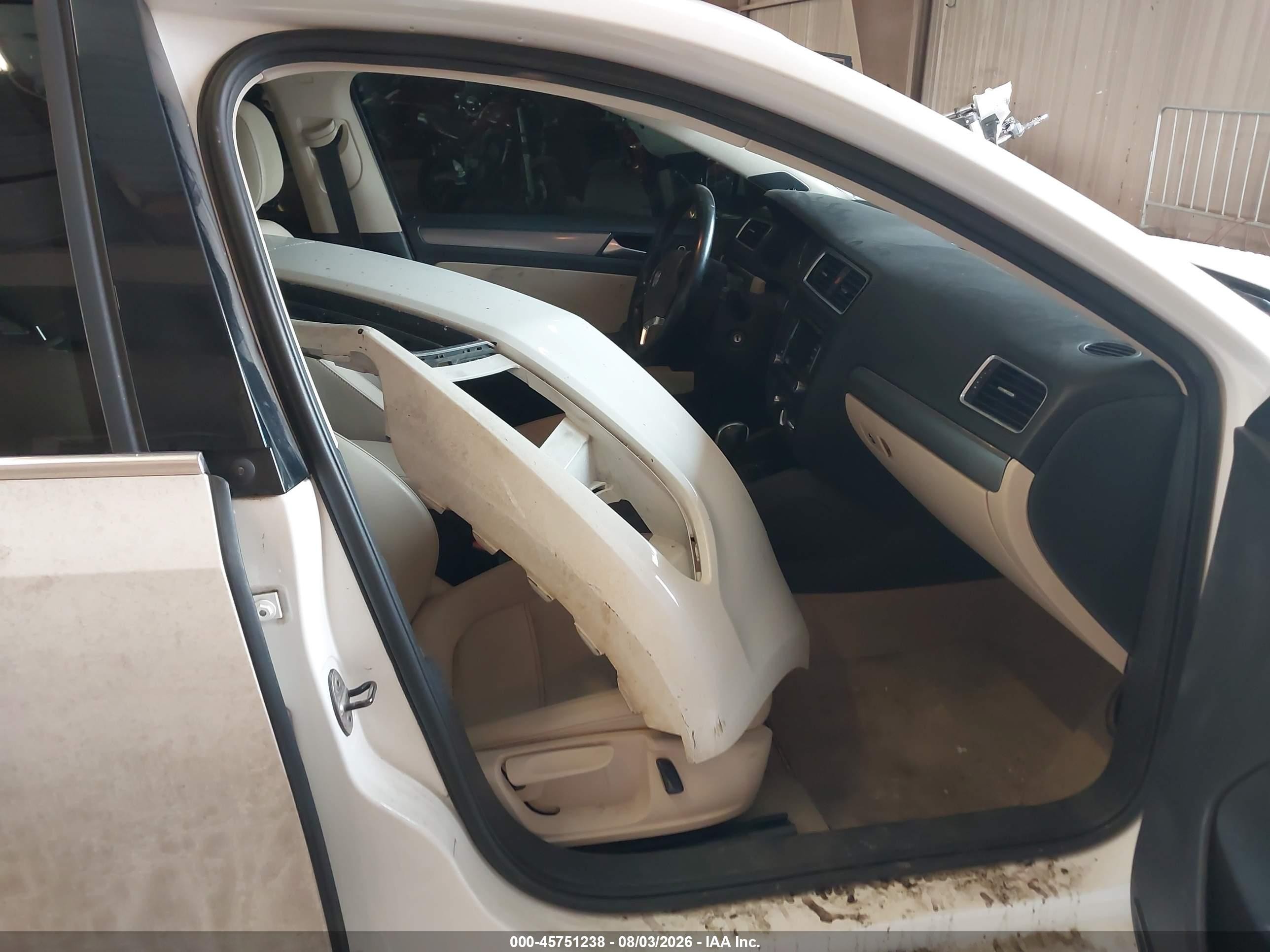 2013 Volkswagen Jetta 2.0l Tdi Белый vin: 3VWLL7AJ8DM292789