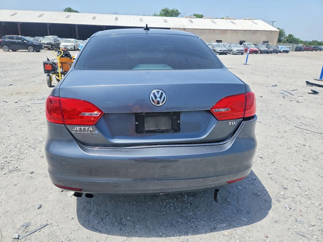 2013 Volkswagen Jetta Silver vin: 3VWLL7AJ8DM354207