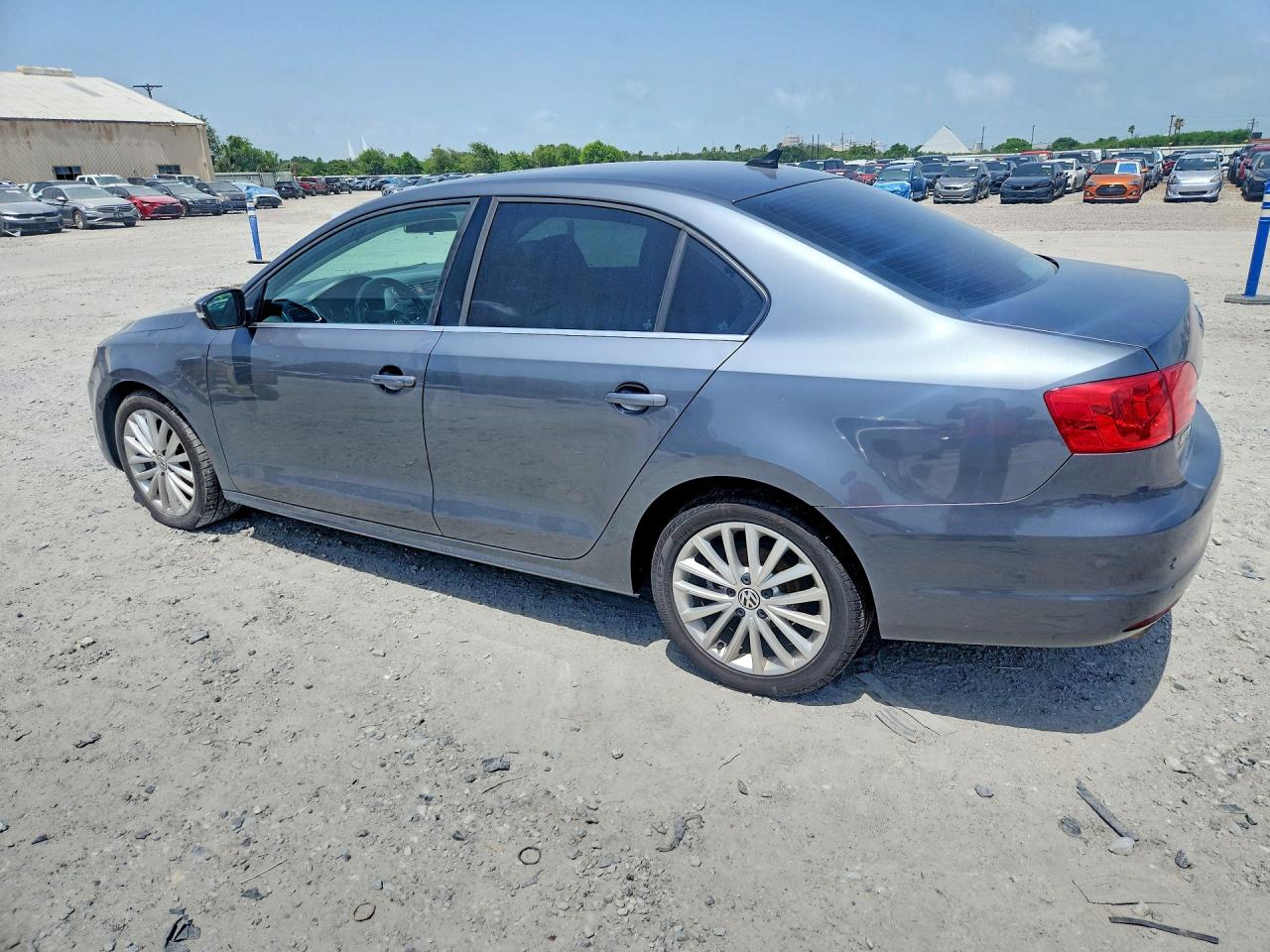 2013 Volkswagen Jetta Silver vin: 3VWLL7AJ8DM354207