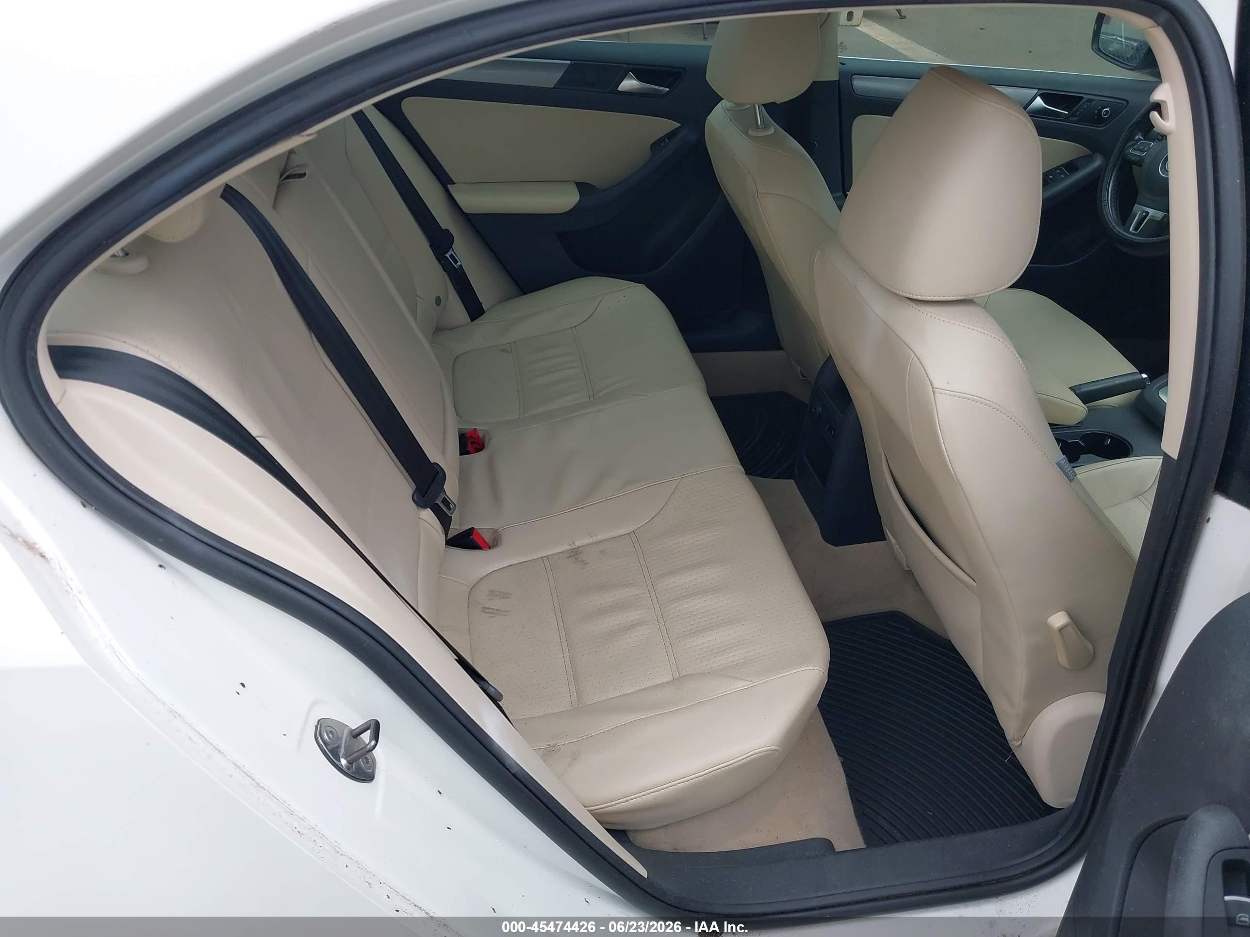 2013 Volkswagen Jetta 2.0l Tdi White vin: 3VWLL7AJ8DM394710