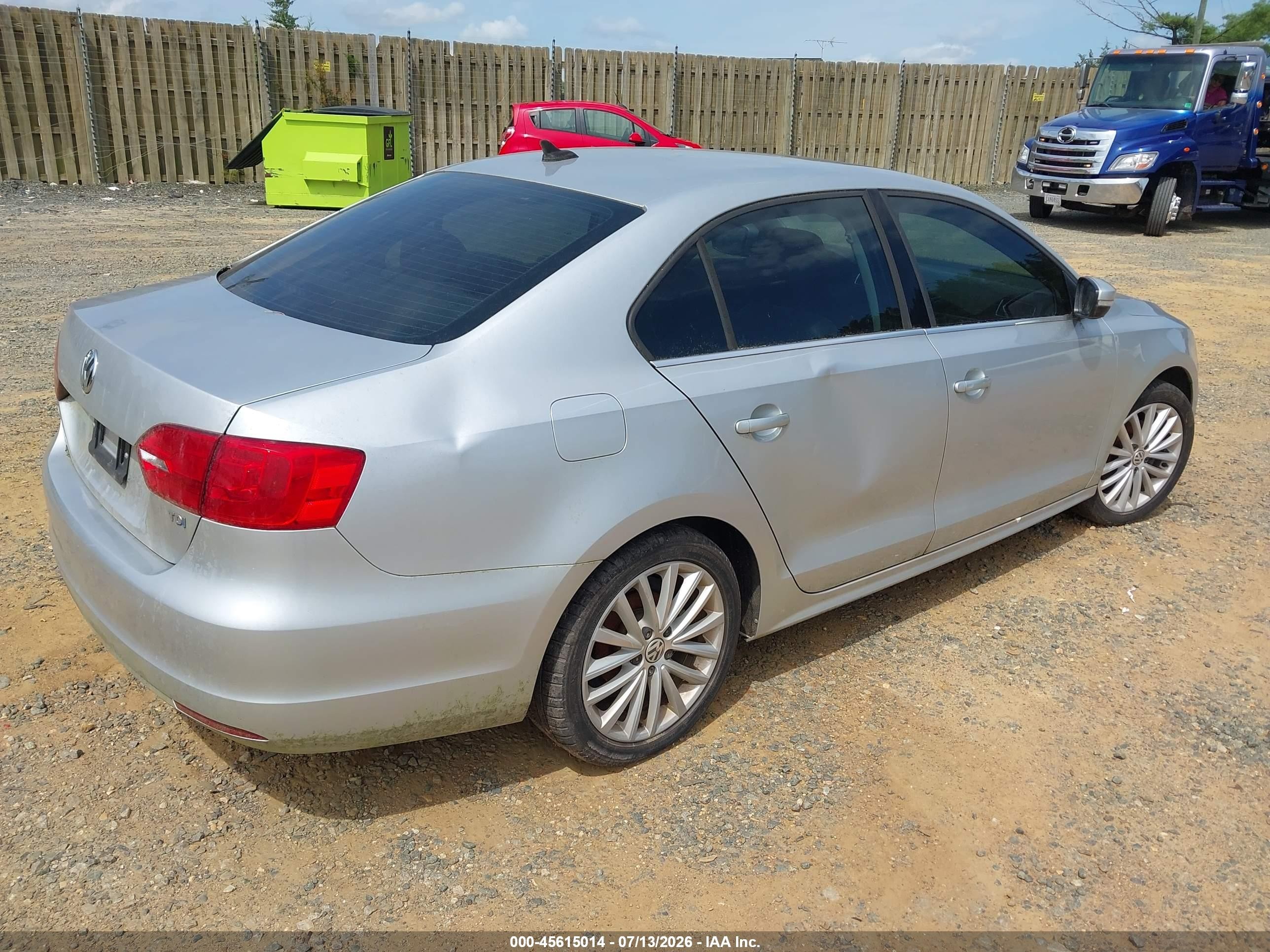 2014 Volkswagen Jetta 2.0l Tdi Silver vin: 3VWLL7AJ8EM321340