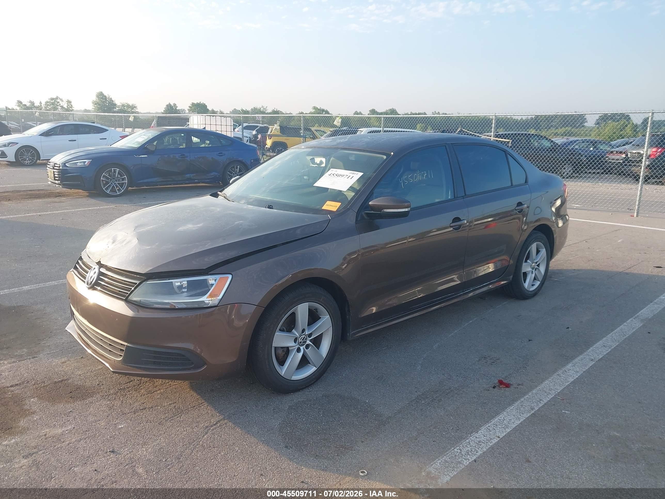 2012 Volkswagen Jetta 2.0l Tdi Brown vin: 3VWLL7AJ9CM073192