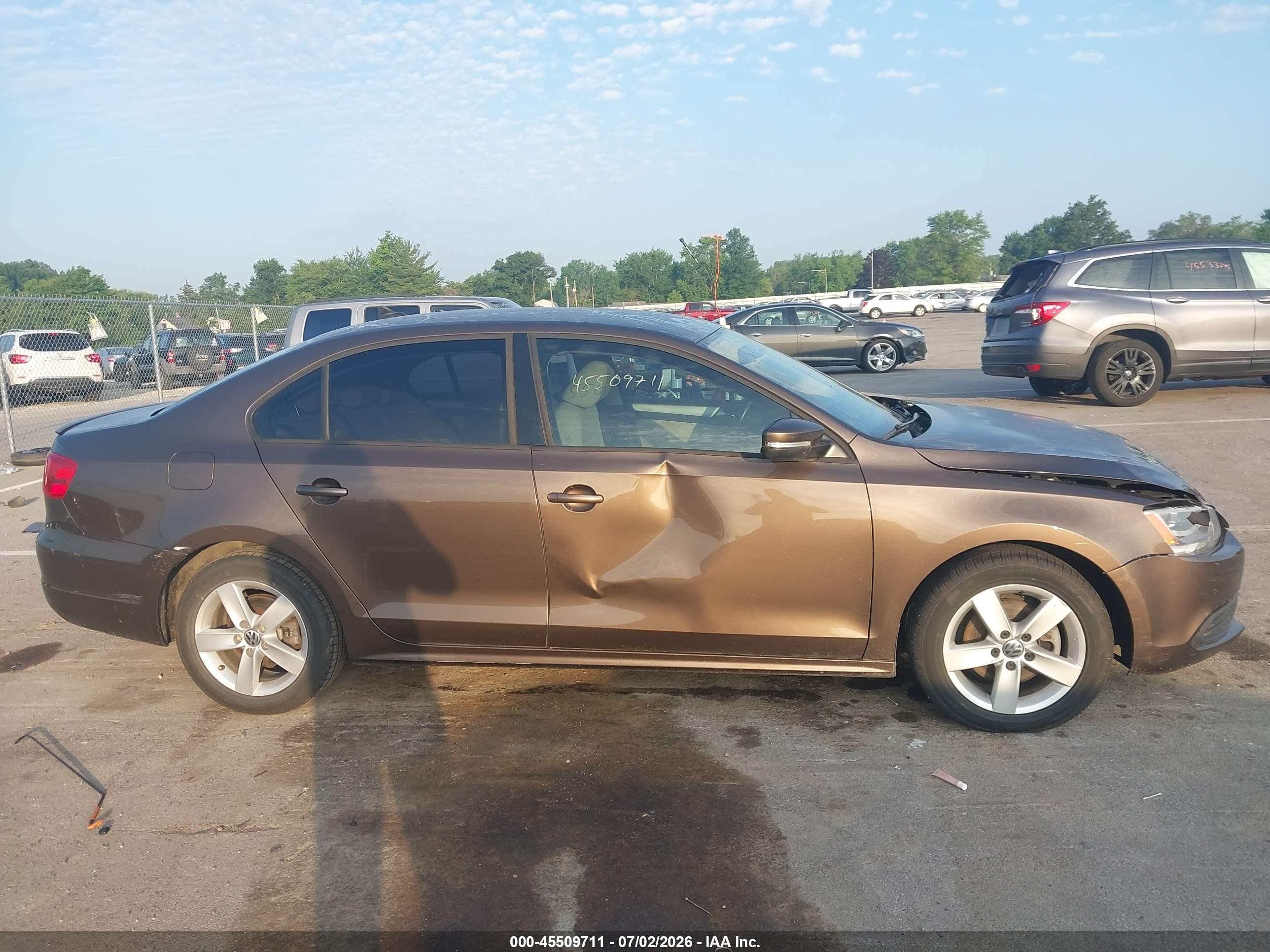 2012 Volkswagen Jetta 2.0l Tdi Brown vin: 3VWLL7AJ9CM073192